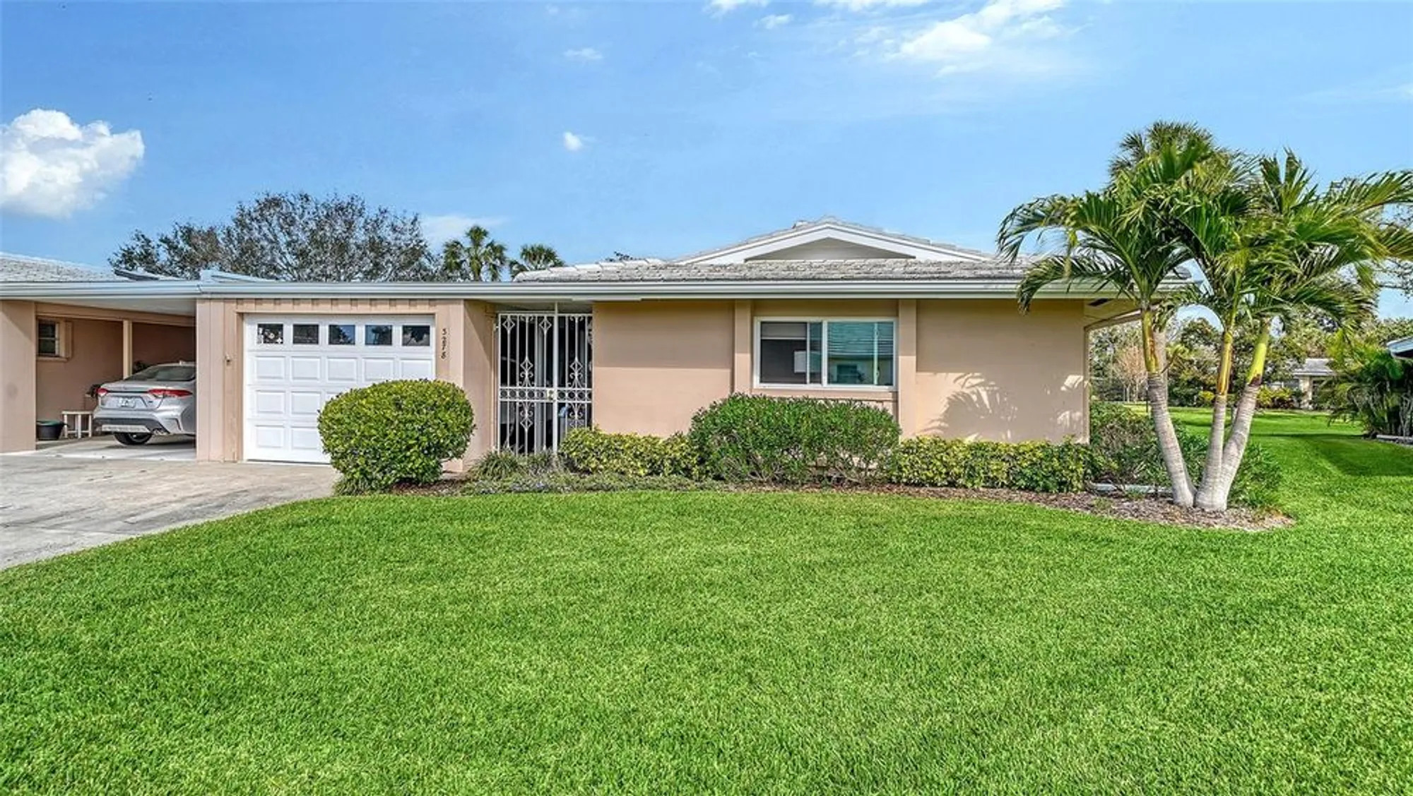 Property Slideshow image 7 of 78 | 3278 village green dr # 1024, Sarasota, FL, 34239