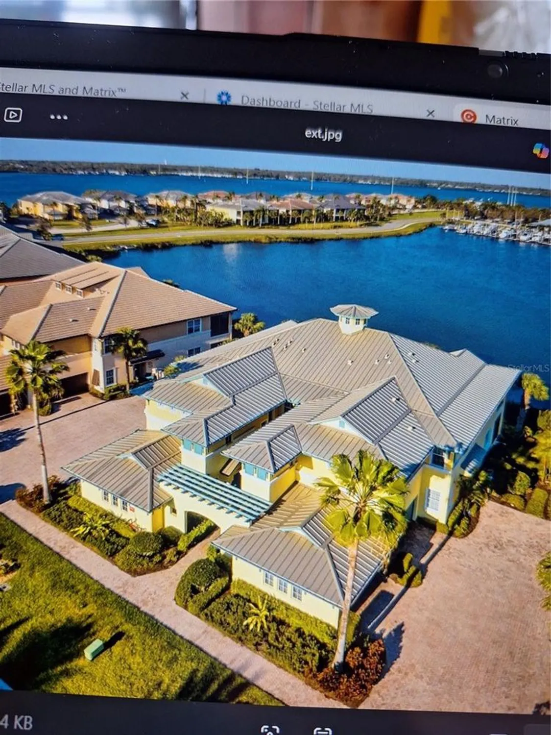 Property Slideshow image 47 of 78 | 1121 riverscape st, Bradenton, FL, 34208
