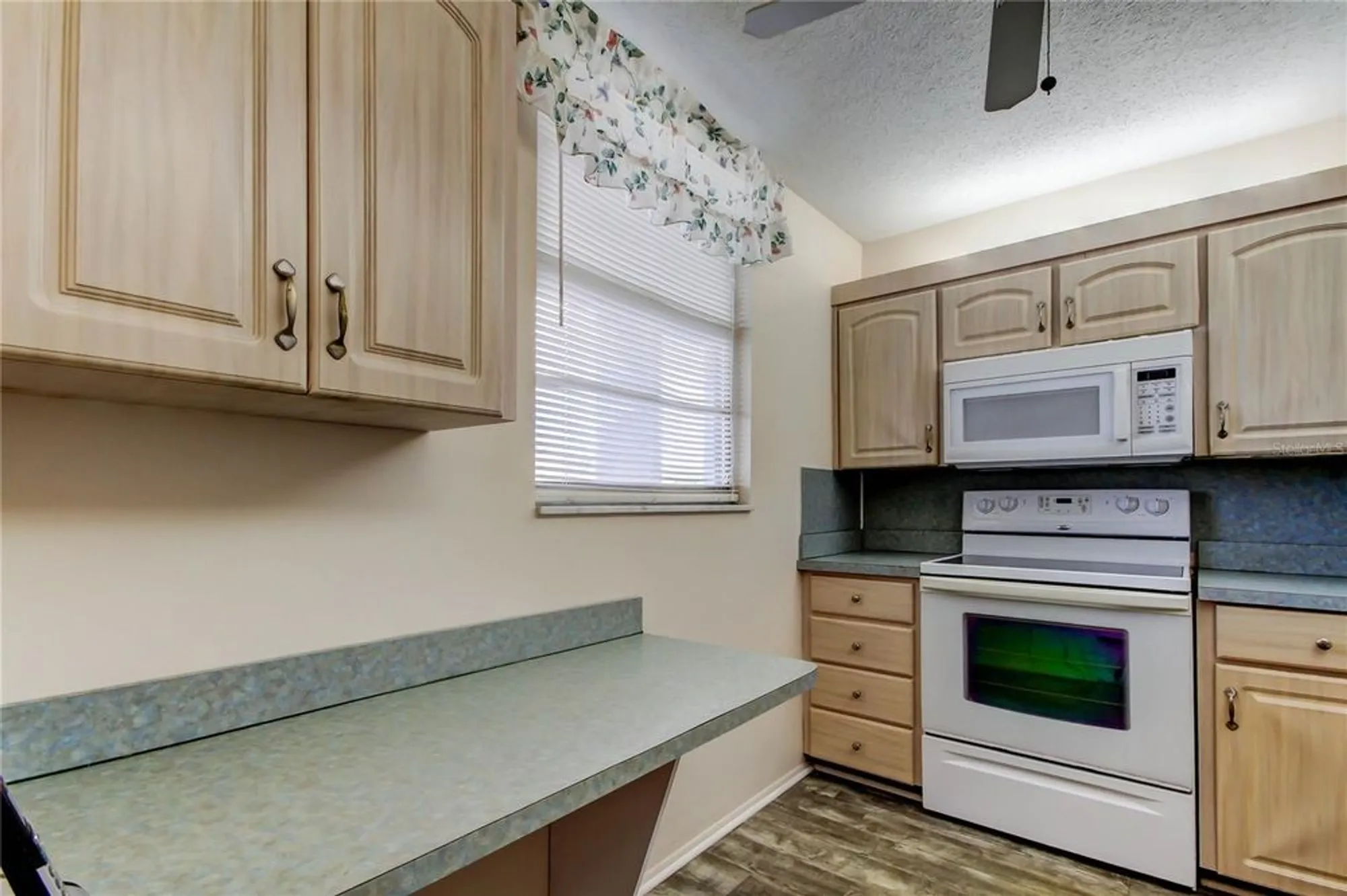 Property Slideshow image 30 of 45 | 7425 bay island dr 203, South Pasadena, FL, 33707