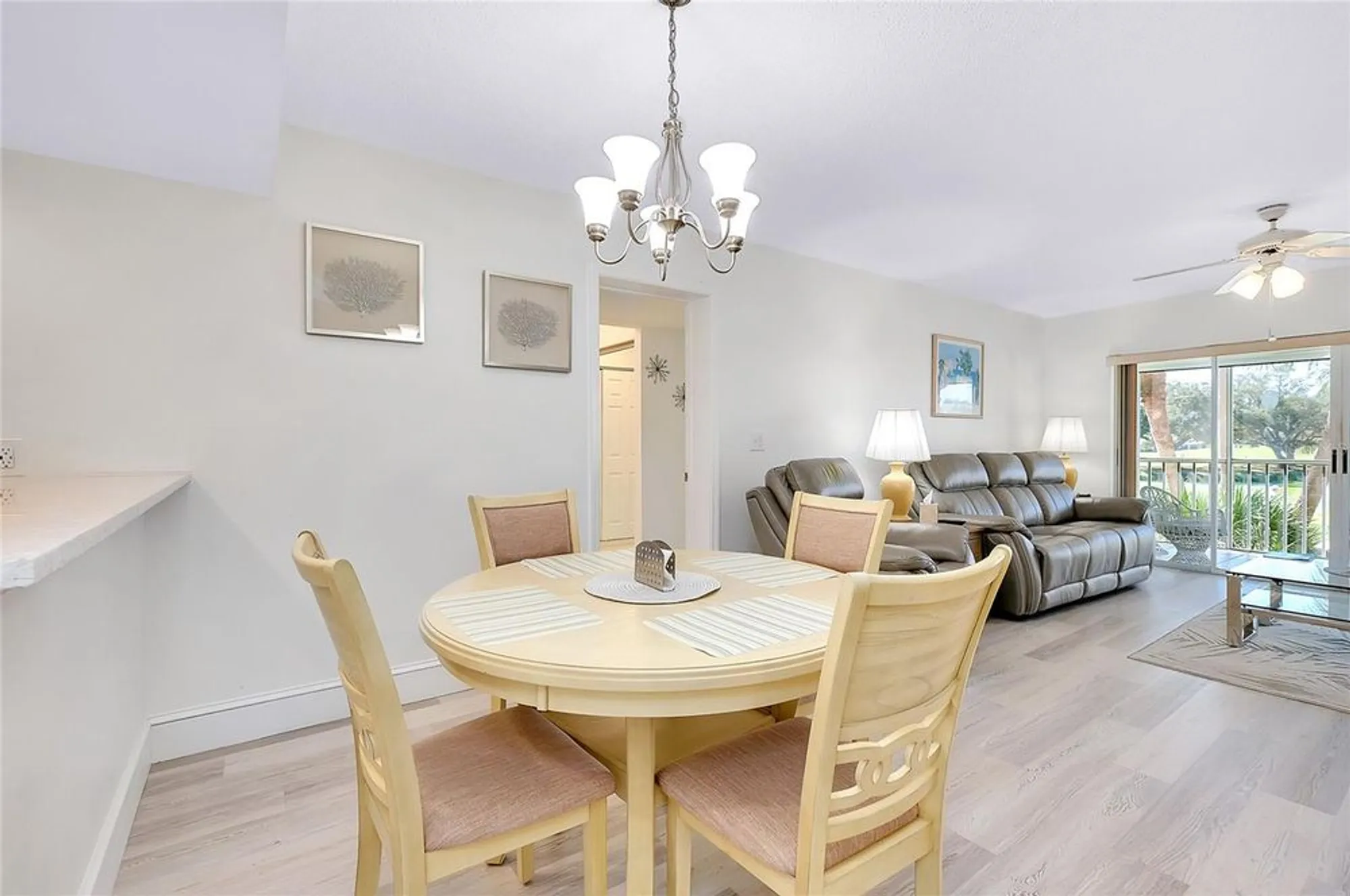 Property Slideshow image 12 of 68 | 433 cerromar ln 430, Venice, FL, 34293