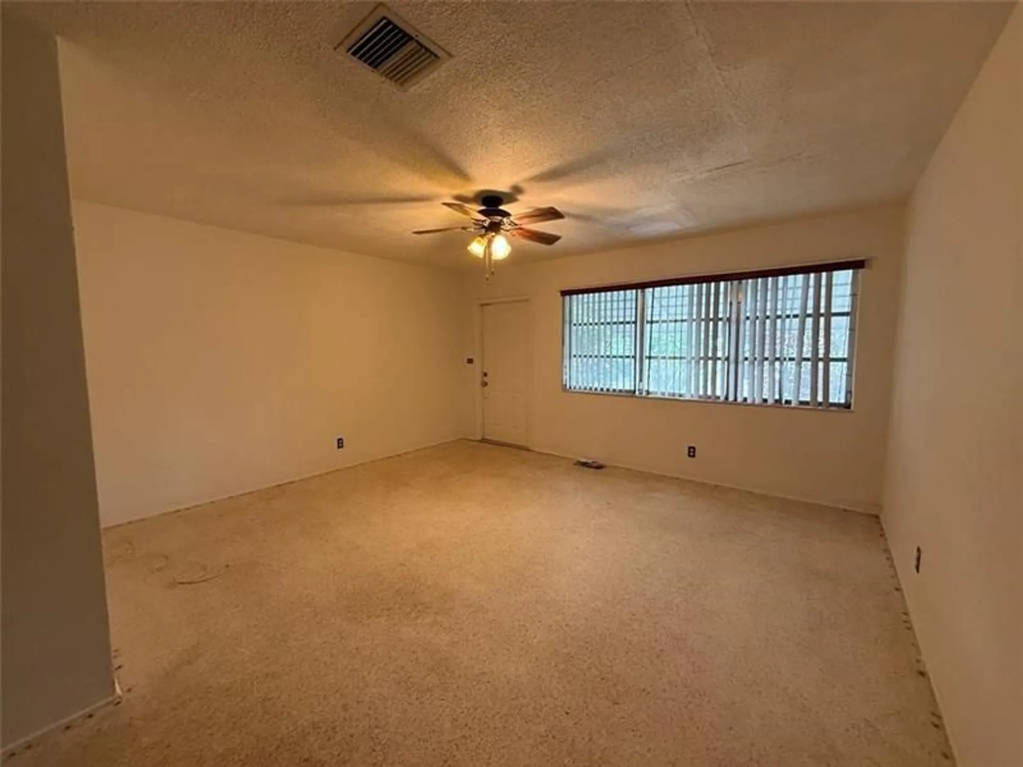 Property Slideshow image 15 of 17 | 4314 nw 47th ct, Tamarac, FL, 33319