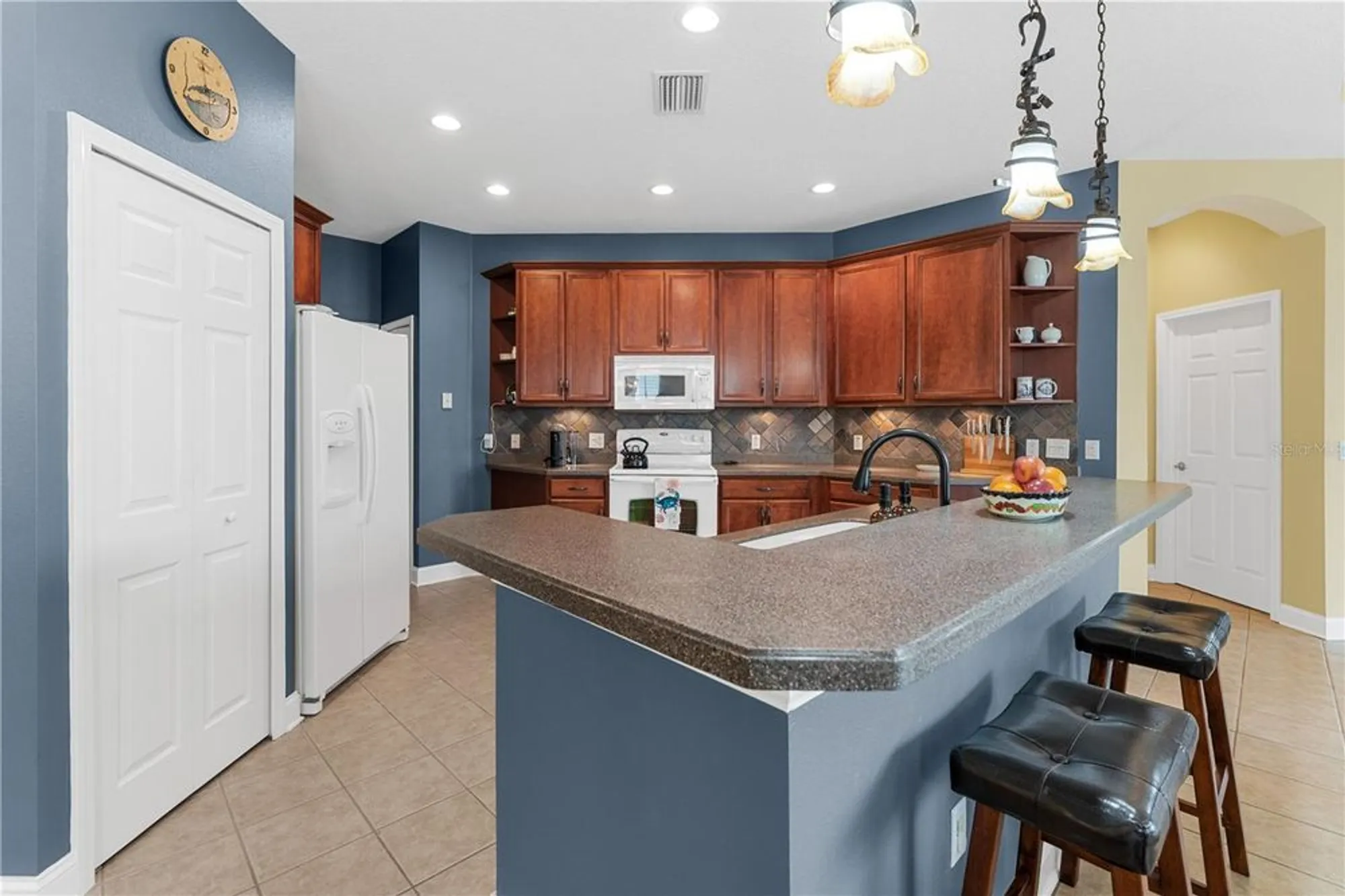 Property Slideshow image 29 of 97 | 5210 golden isles dr, Apollo Beach, FL, 33572