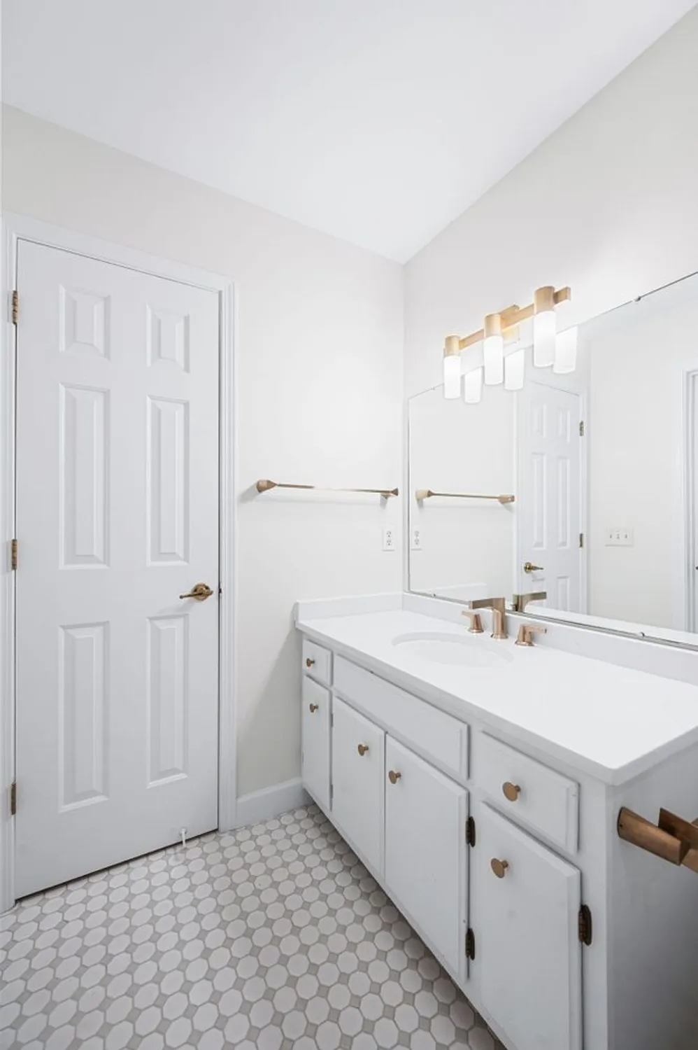 Property Slideshow image 30 of 41 | 421 siena dr, Nashville, TN, 37205