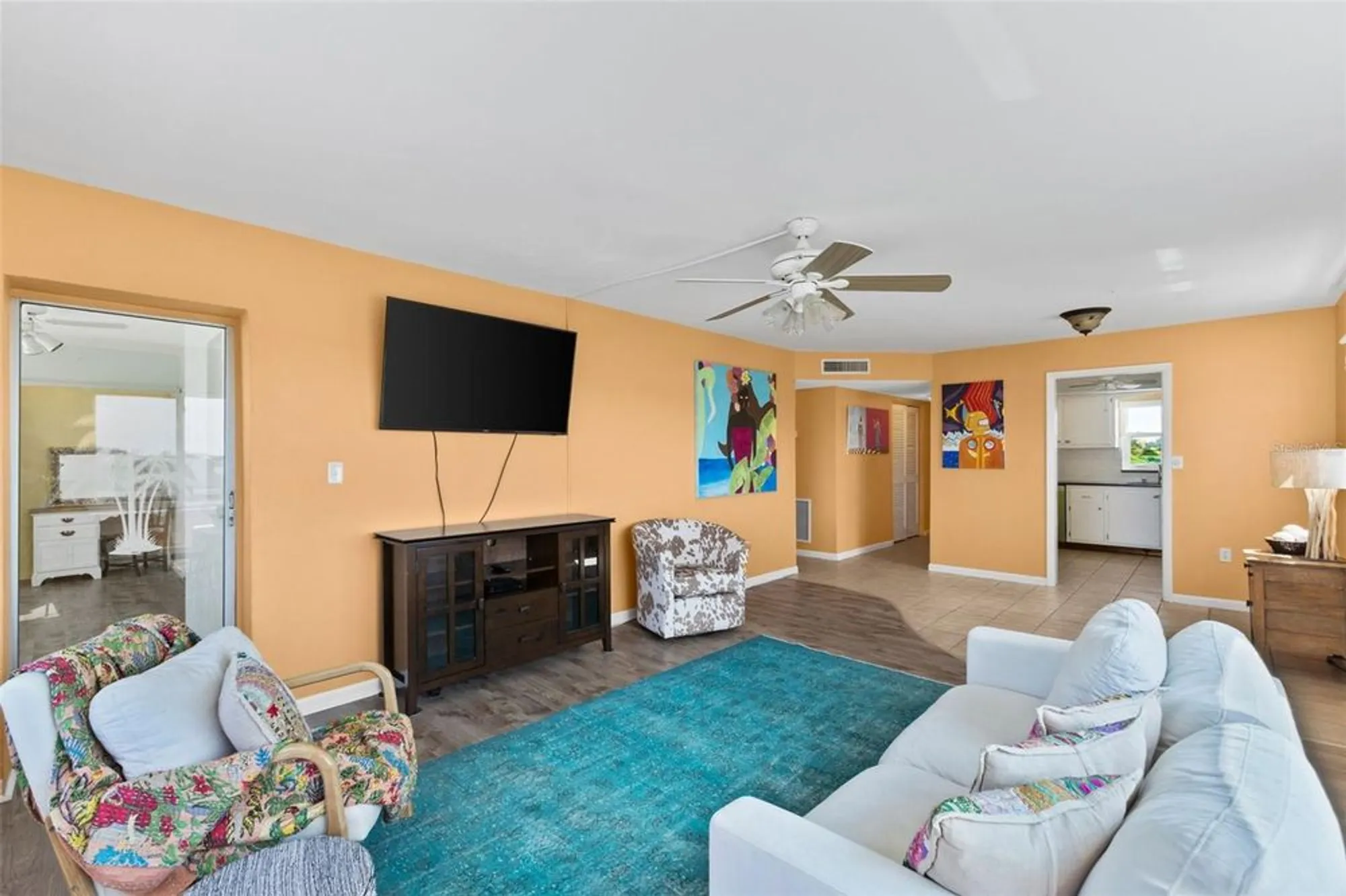 Property Slideshow image 7 of 46 | 4550 cove cir apt 501, Saint Petersburg, FL, 33708