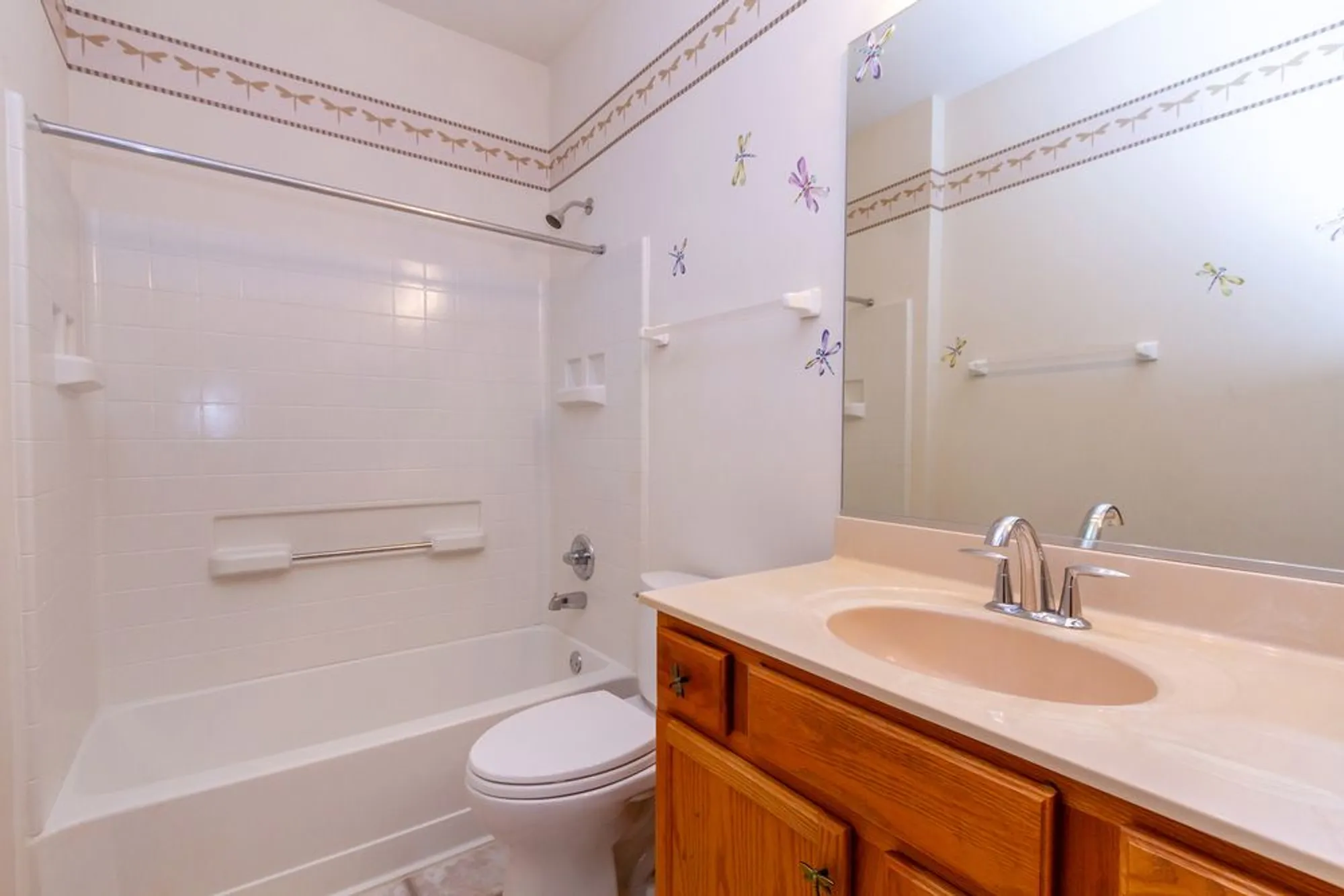 Property Slideshow image 22 of 28 | 1508 w ludington cir, Romeoville, IL, 60446