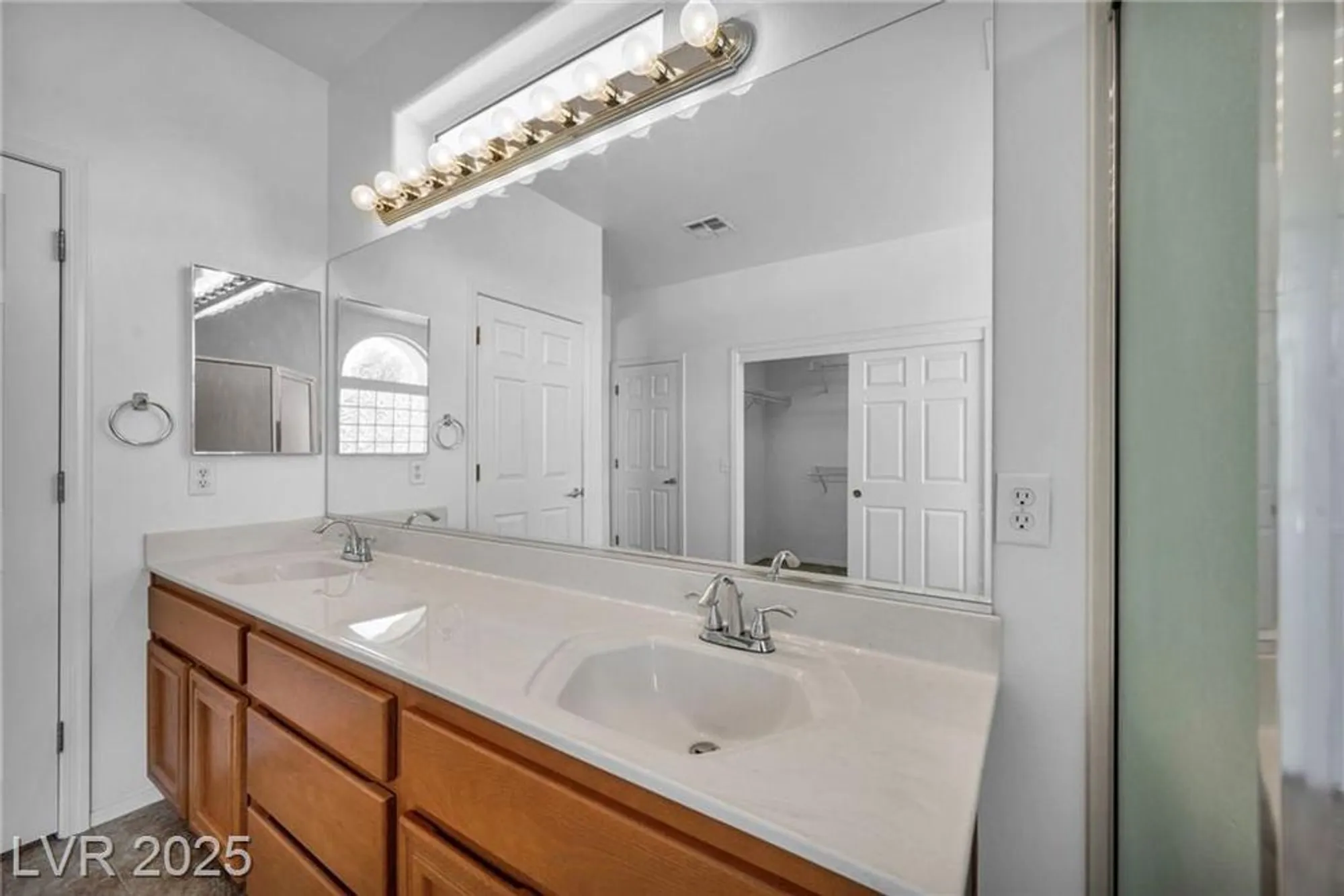 Property Slideshow image 42 of 71 | 2567 evening sky dr, Henderson, NV, 89052