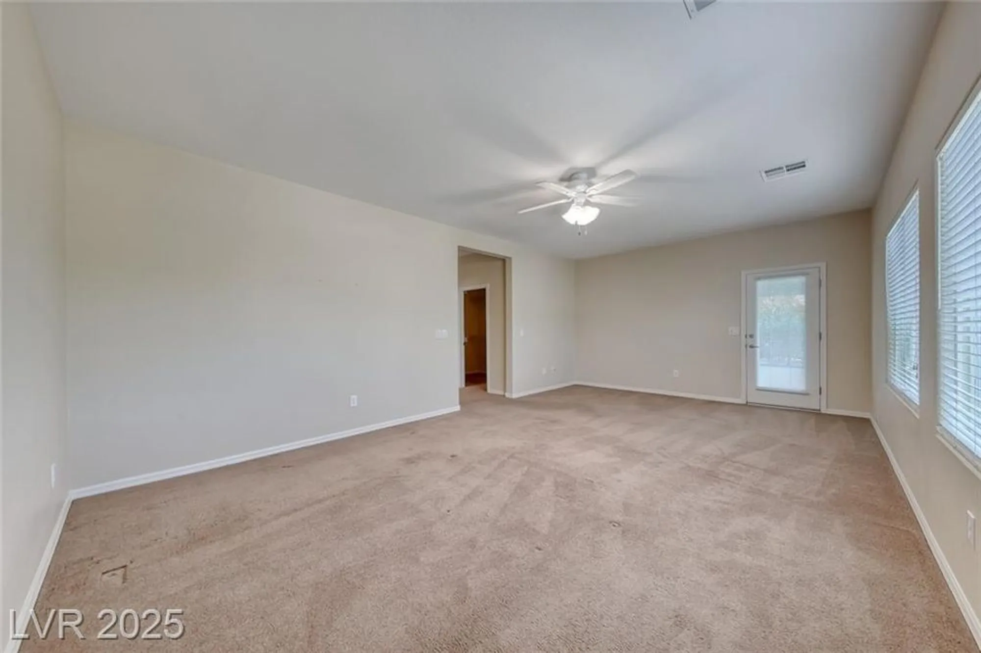 Property Slideshow image 26 of 56 | 2218 sandstone cliffs dr, Henderson, NV, 89044