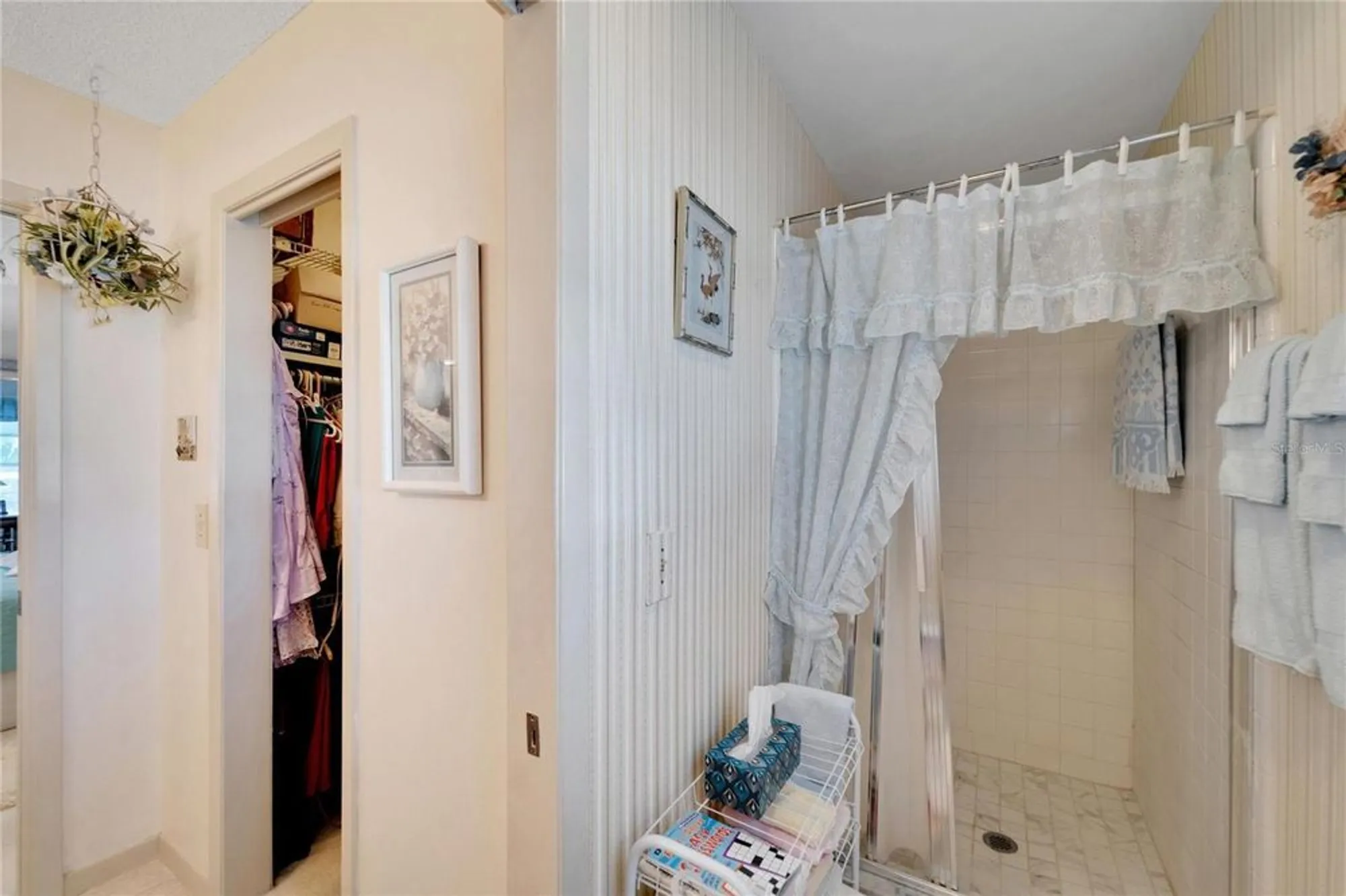 Property Slideshow image 24 of 42 | 612 allegheny dr, Sun City Center, FL, 33573