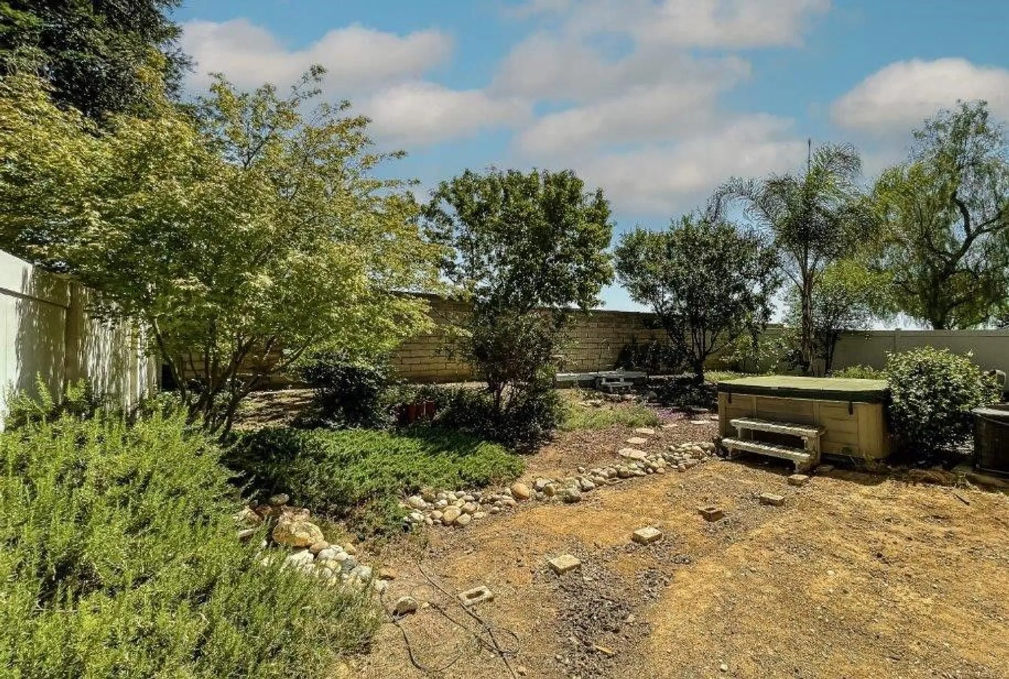 Property Slideshow image 16 of 30 | 14303 terrazzo dr, Bakersfield, CA, 93306