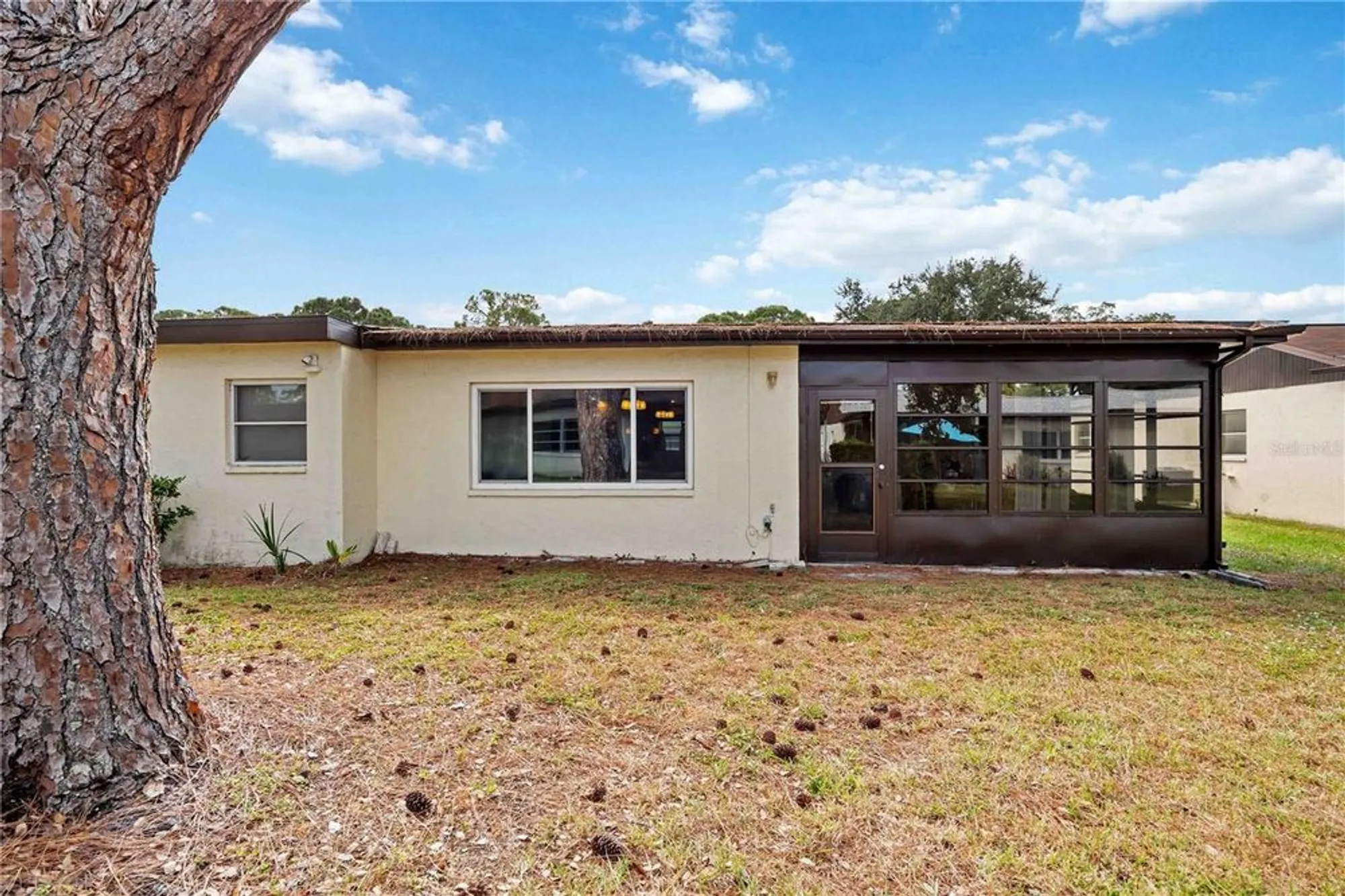 Property Slideshow image 32 of 51 | 3527 silver pine ct # 82, Sarasota, FL, 34231