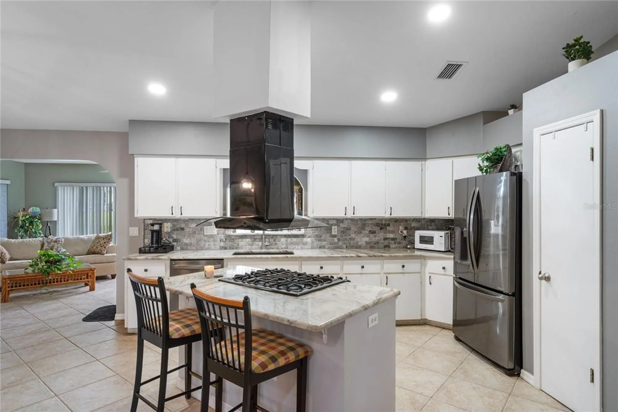 Property Slideshow image 13 of 47 | 27107 racquet cir, Leesburg, FL, 34748