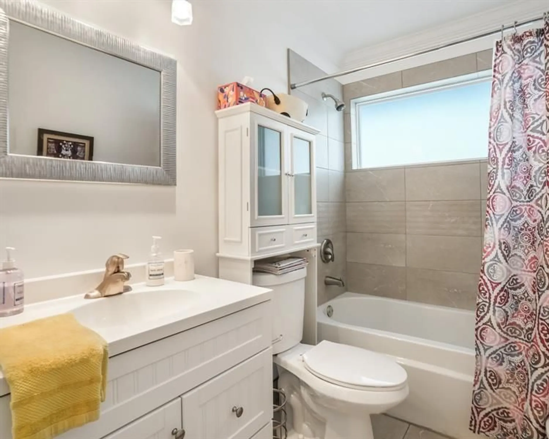 Property Slideshow image 9 of 42 | 4513 nw 43rd ter, Tamarac, FL, 33319