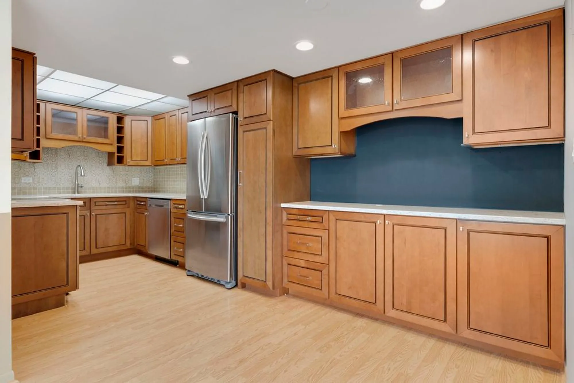 Property Slideshow image 4 of 15 | 5300 walnut ave 18e, Downers Grove, IL, 60515