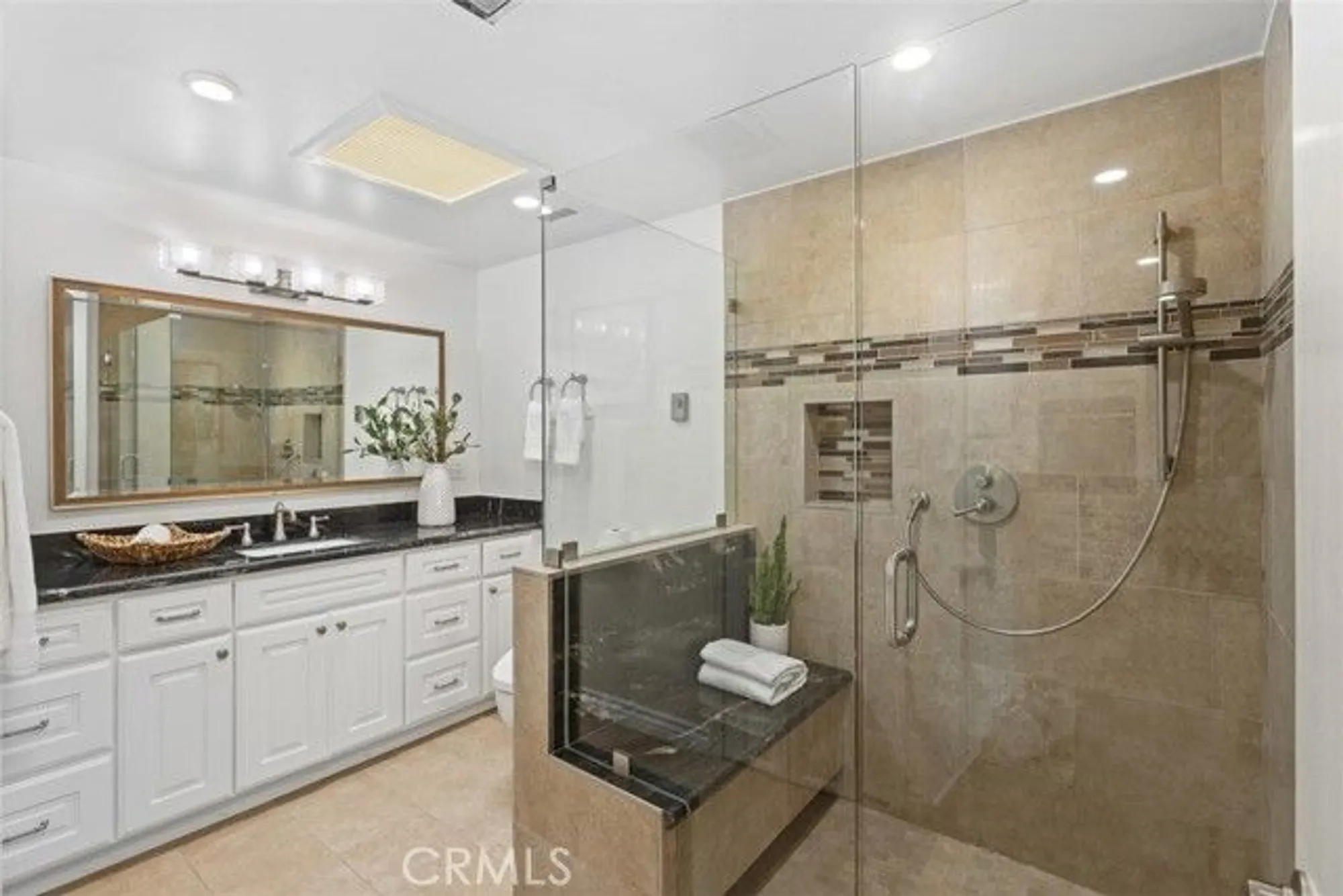 Property Slideshow image 20 of 38 | 13451 danbury ln # m6-133d, Seal Beach, CA, 90740