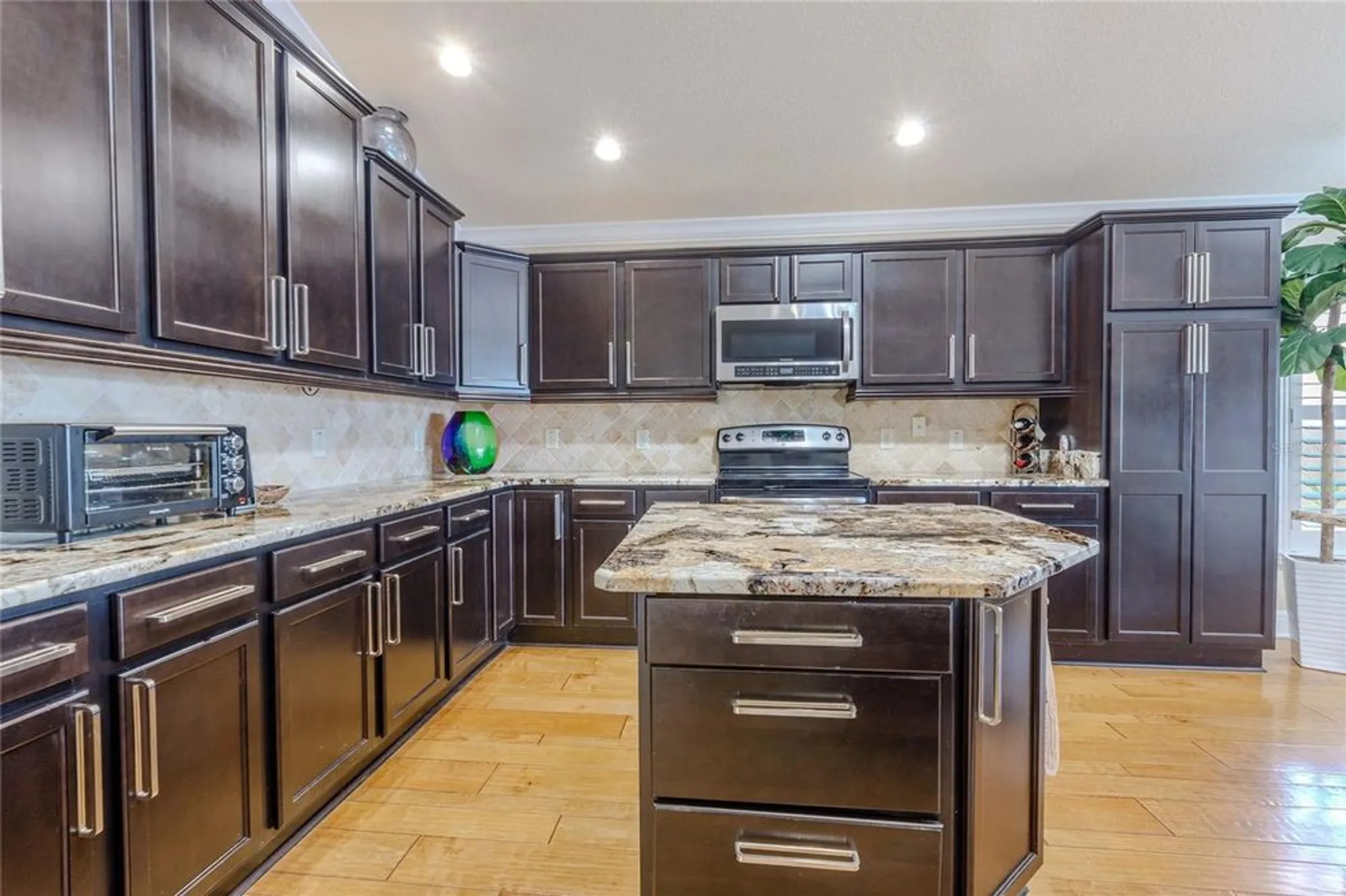 Property Slideshow image 8 of 86 | 1181 edgewater ln, The Villages, FL, 32162