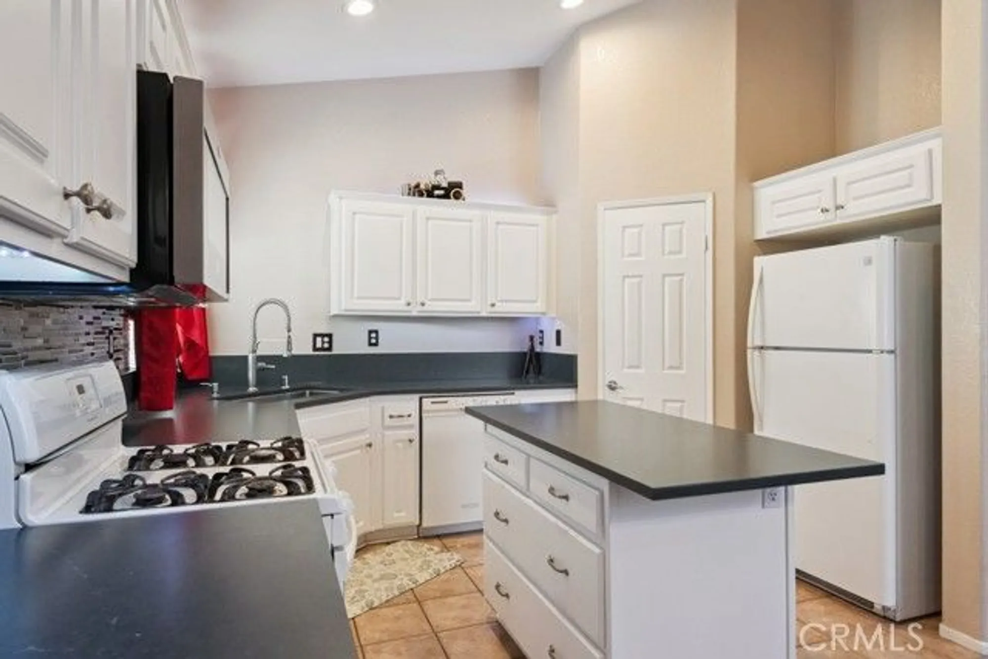 Property Slideshow image 5 of 23 | 27800 blaze ln, Menifee, CA, 92585