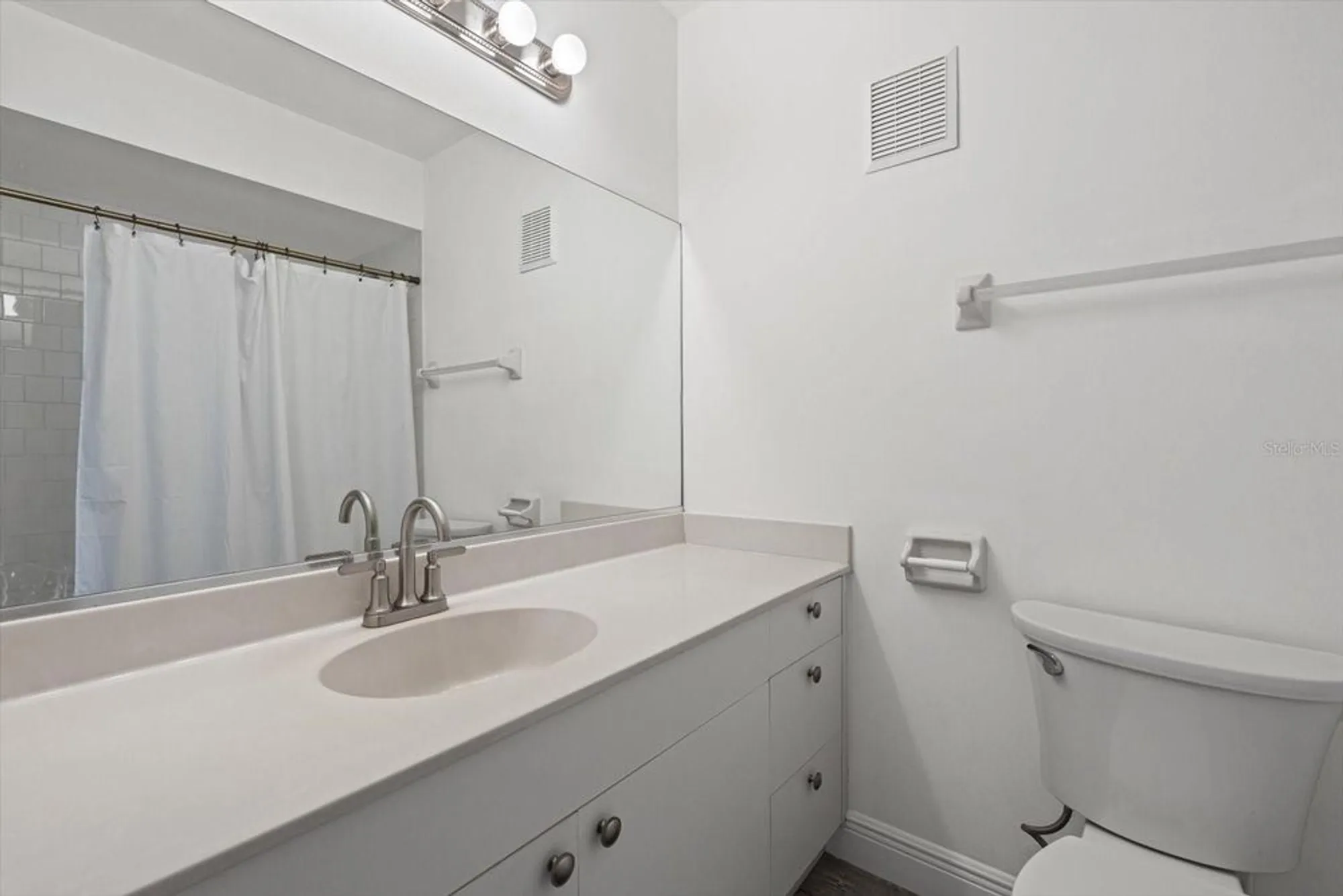 Property Slideshow image 24 of 65 | 970 sandpiper cir # 970, Bradenton, FL, 34209