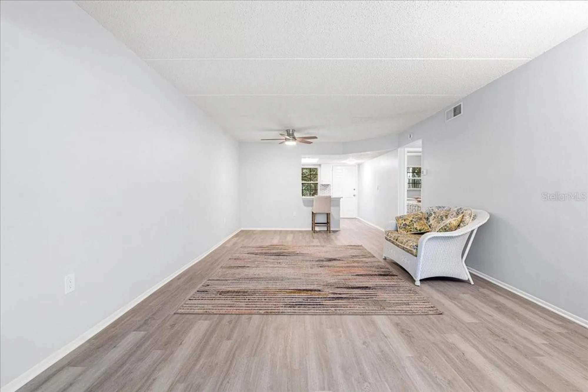 Property Slideshow image 13 of 37 | 821 patricia ave 202, Dunedin, FL, 34698