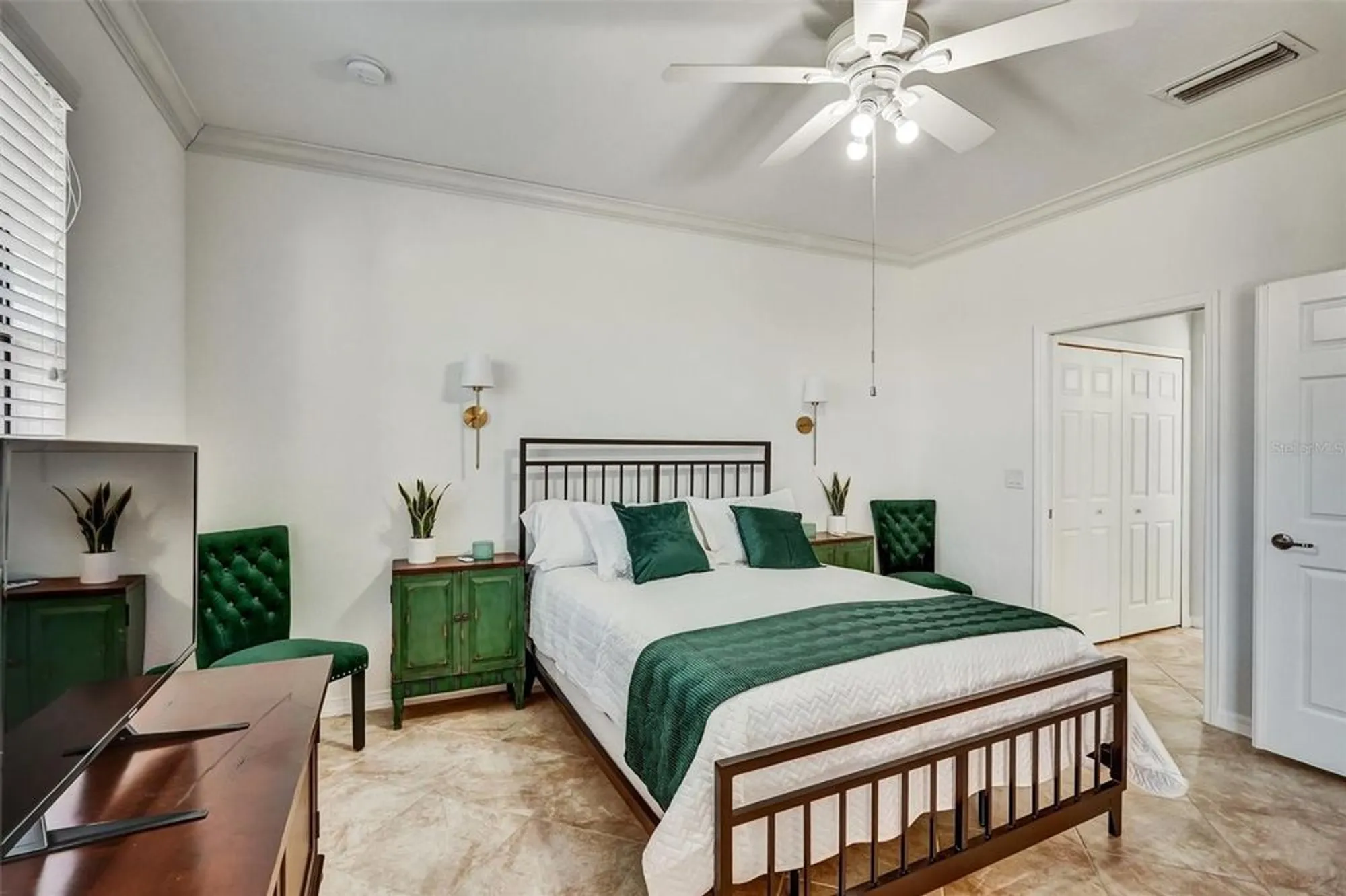 Property Slideshow image 10 of 29 | 6509 candlestick dr, Bradenton, FL, 34212