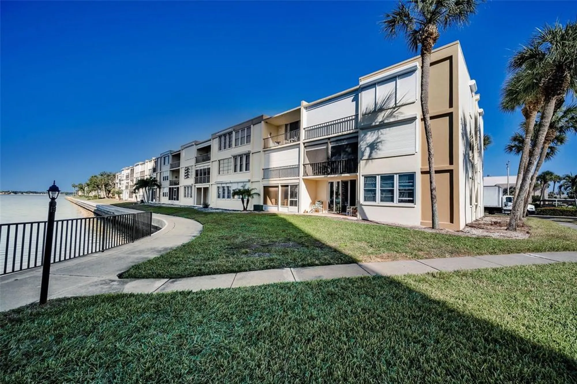 Property Slideshow image 42 of 75 | 7420 bay island dr 374, South Pasadena, FL, 33707