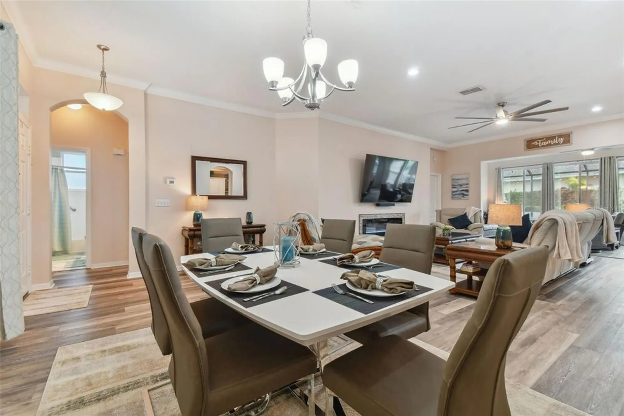 Property Slideshow image 37 of 72 | 1119 villeroy dr, Sun City Center, FL, 33573