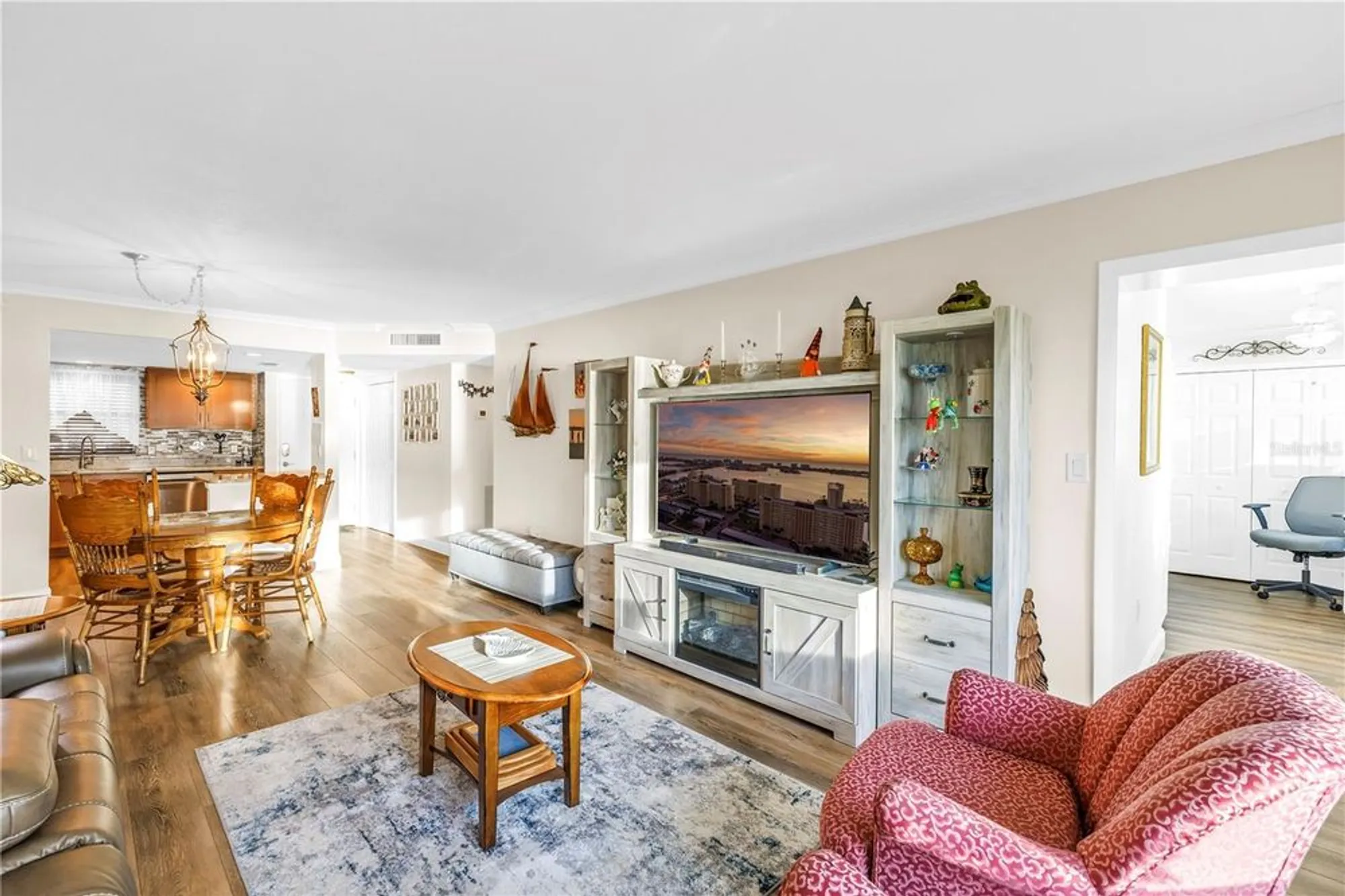 Property Slideshow image 23 of 73 | 4525 cove cir apt 102, Saint Petersburg, FL, 33708