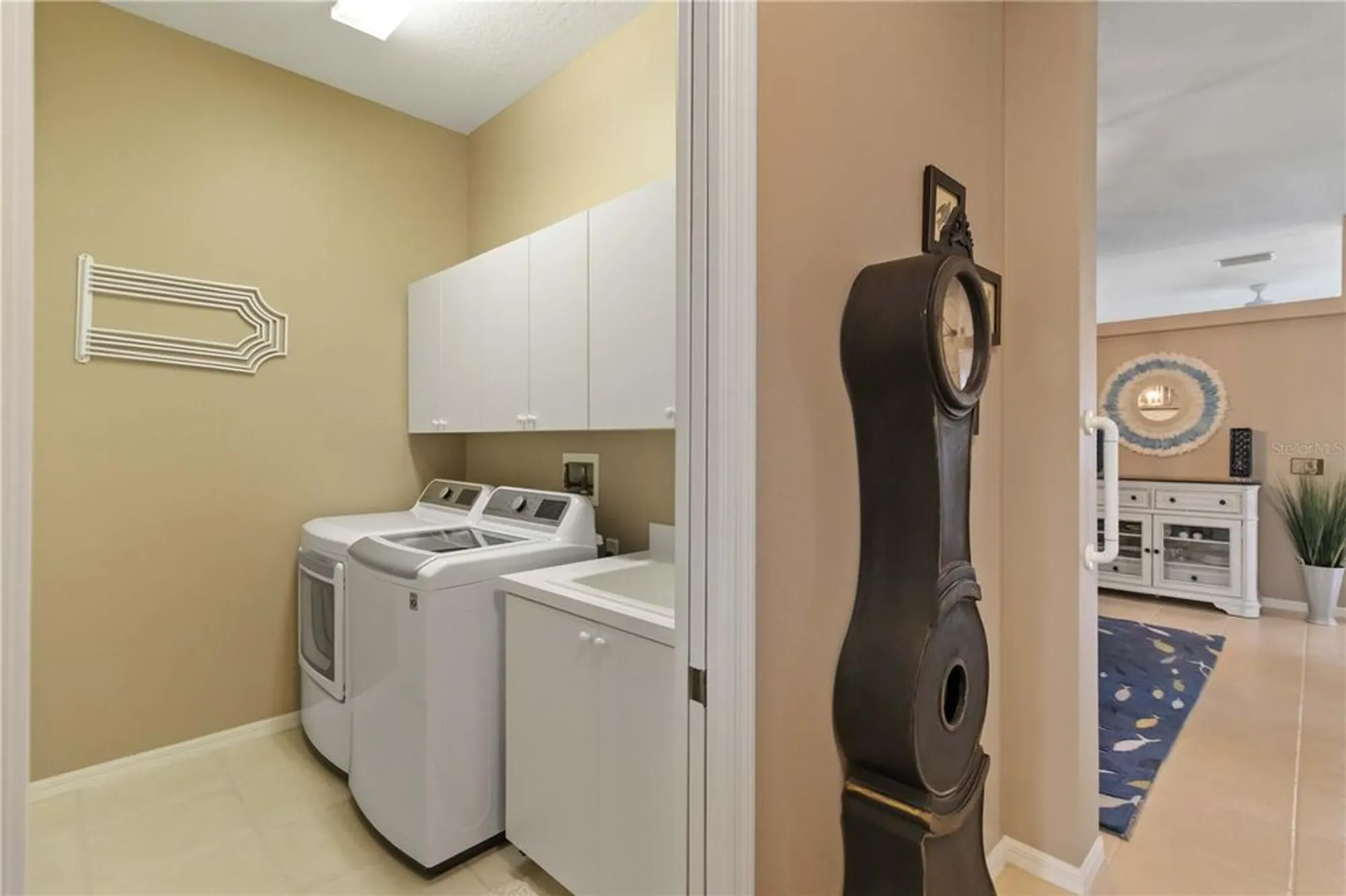 Property Slideshow image 15 of 29 | 6531 43rd ct, Sarasota, FL, 34243