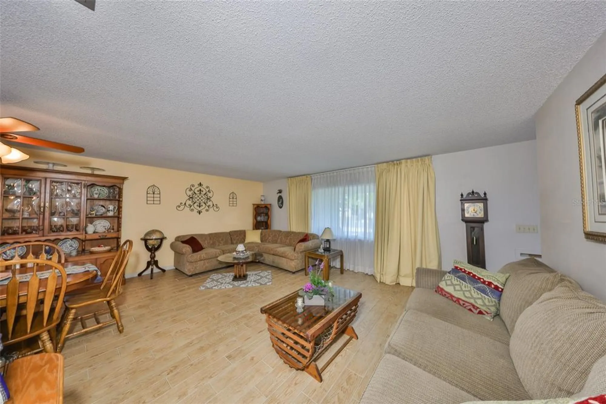 Property Slideshow image 17 of 53 | 672 allegheny dr, Sun City Center, FL, 33573