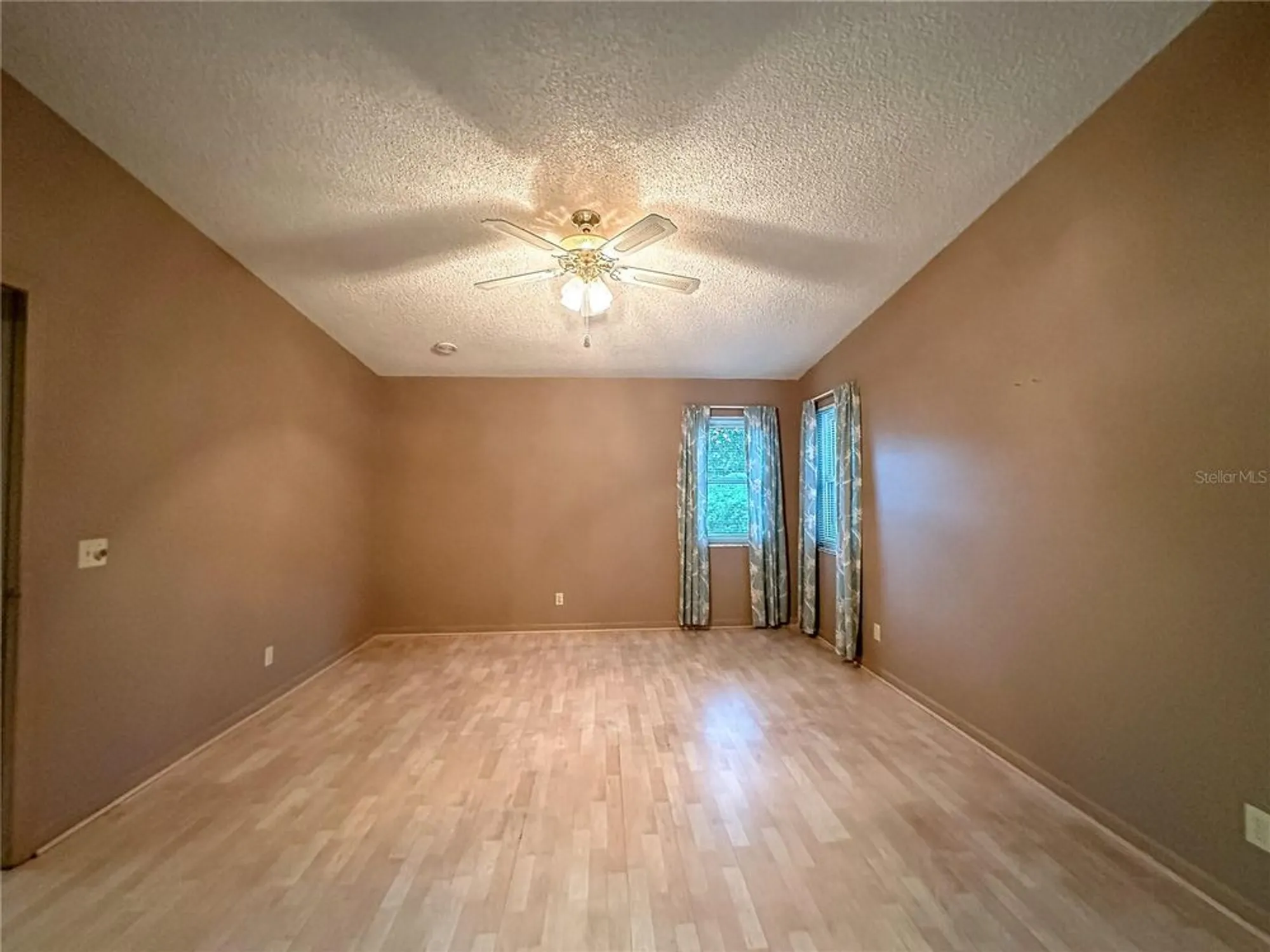 Property Slideshow image 20 of 58 | 1204 maria ct, Lady Lake, FL, 32159