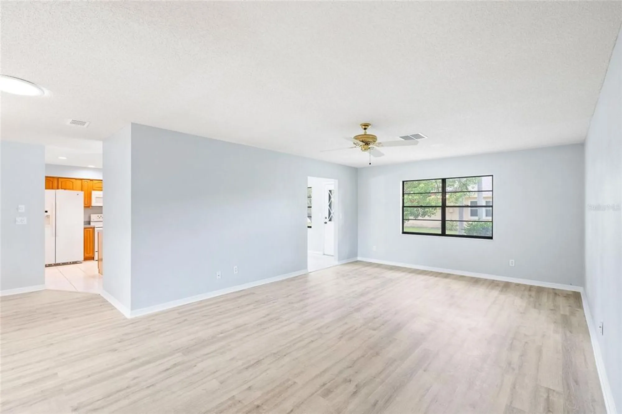 Property Slideshow image 8 of 33 | 1530 ingram dr # 1530, Sun City Center, FL, 33573