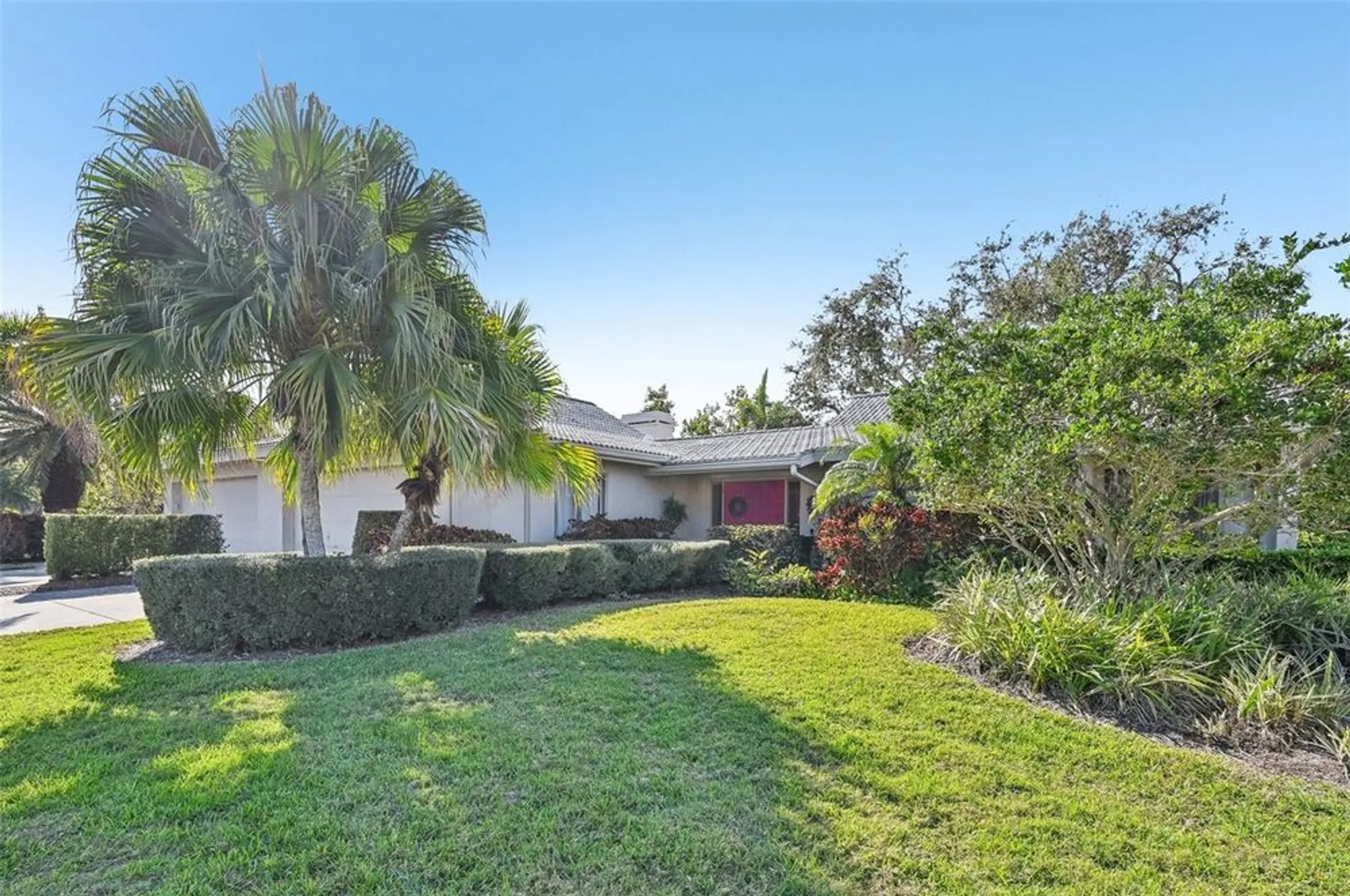 Property Slideshow image 1 of 45 | 3880 wilshire cir # 28, Sarasota, FL, 34238