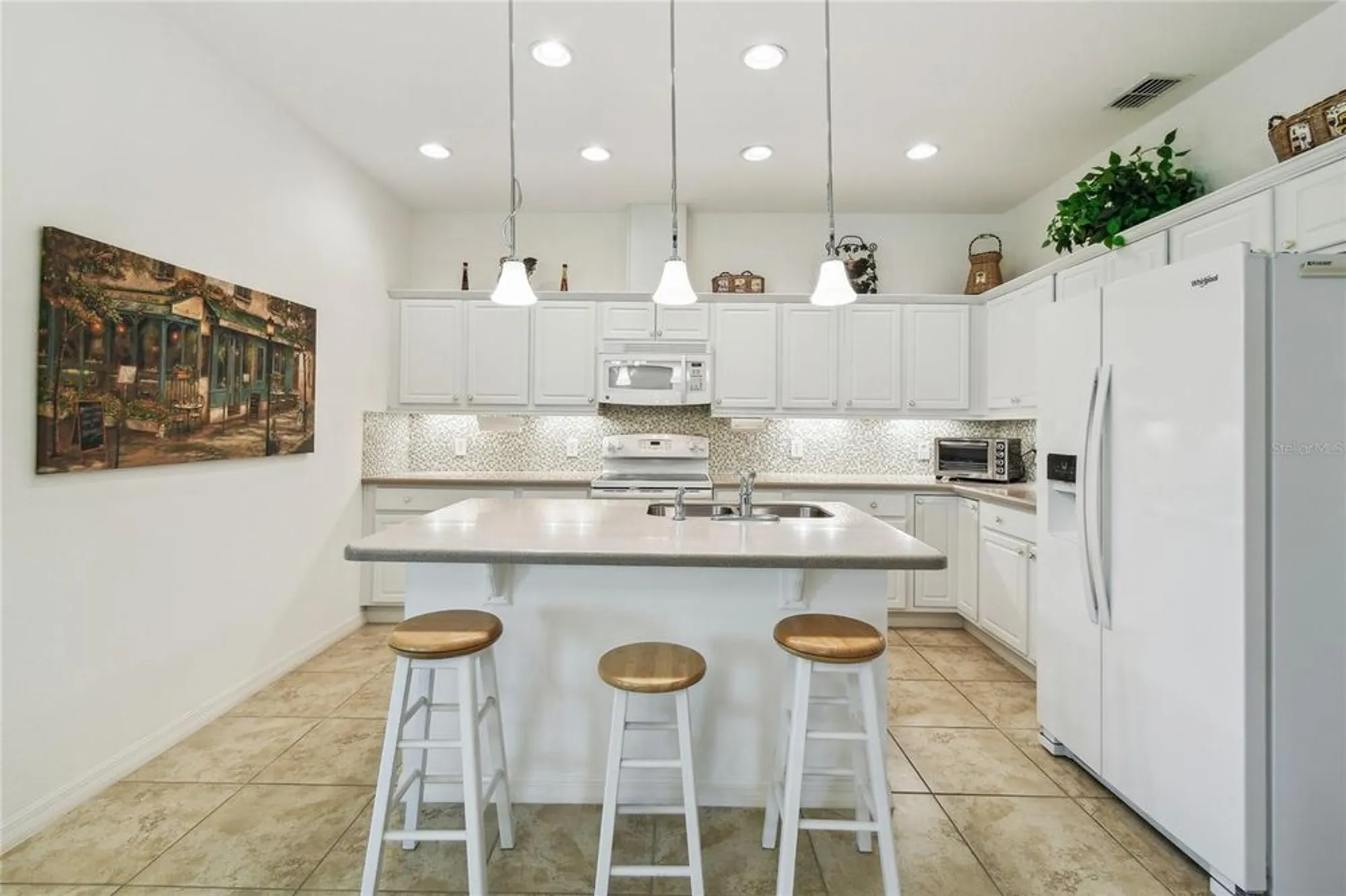 Property Slideshow image 16 of 63 | 3390 fallbrook dr, Kissimmee, FL, 34759