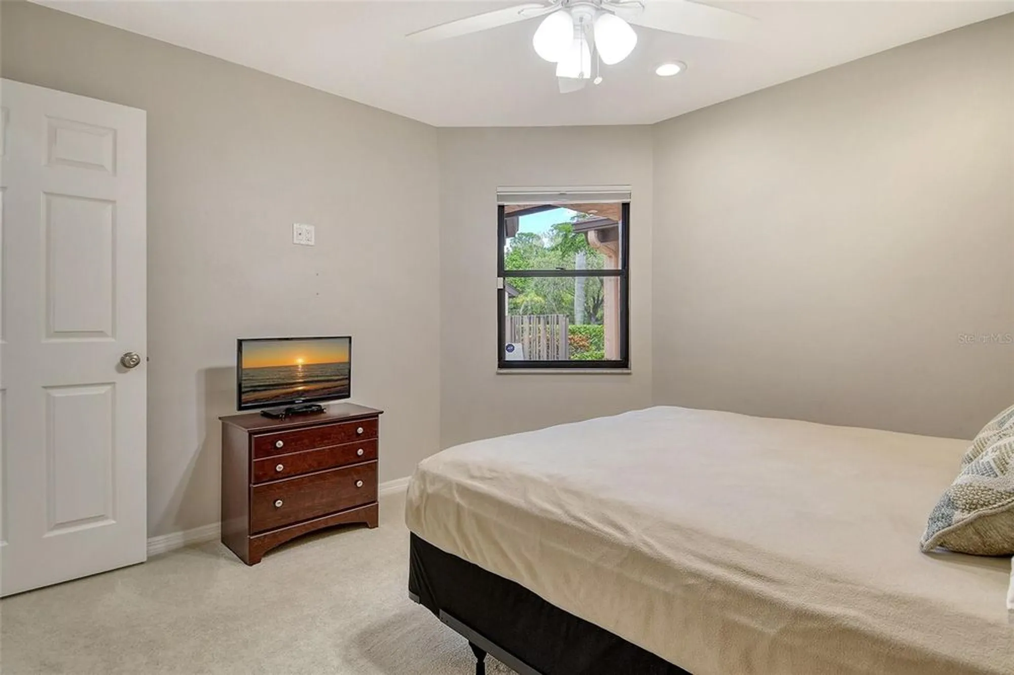Property Slideshow image 27 of 38 | 6261 timber lake dr f6, Sarasota, FL, 34243