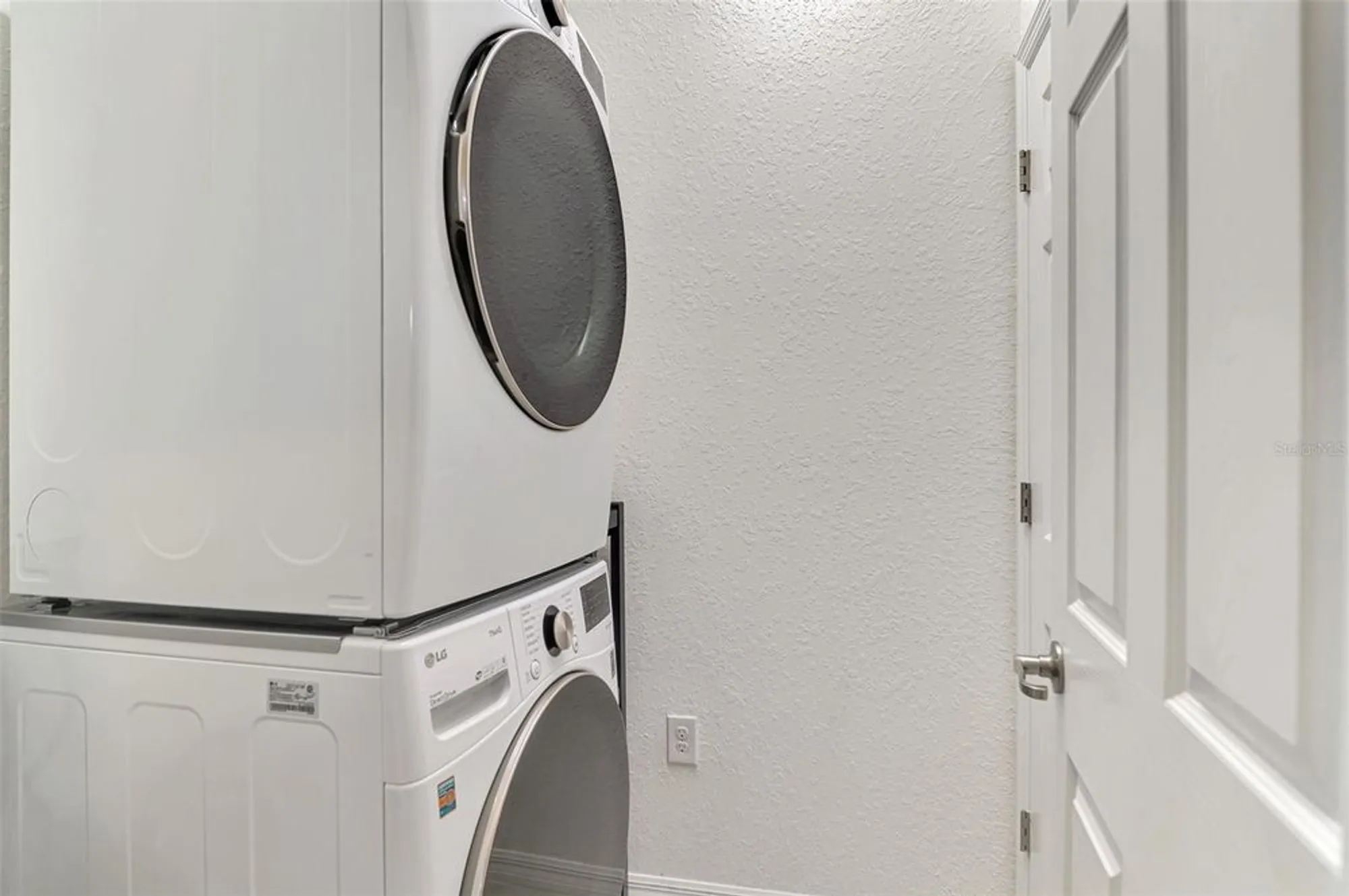 Property Slideshow image 41 of 98 | 10797 tarflower dr unit 201, Venice, FL, 34293