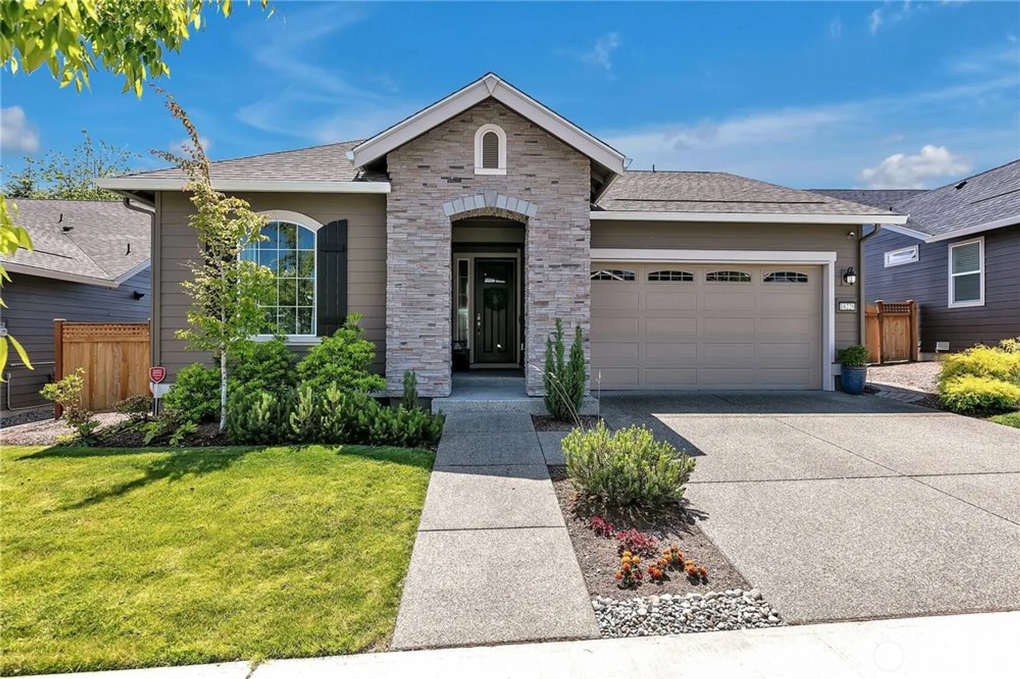 Property Slideshow image 1 of 32 | 18220 147th st, Bonney Lake, WA, 98391