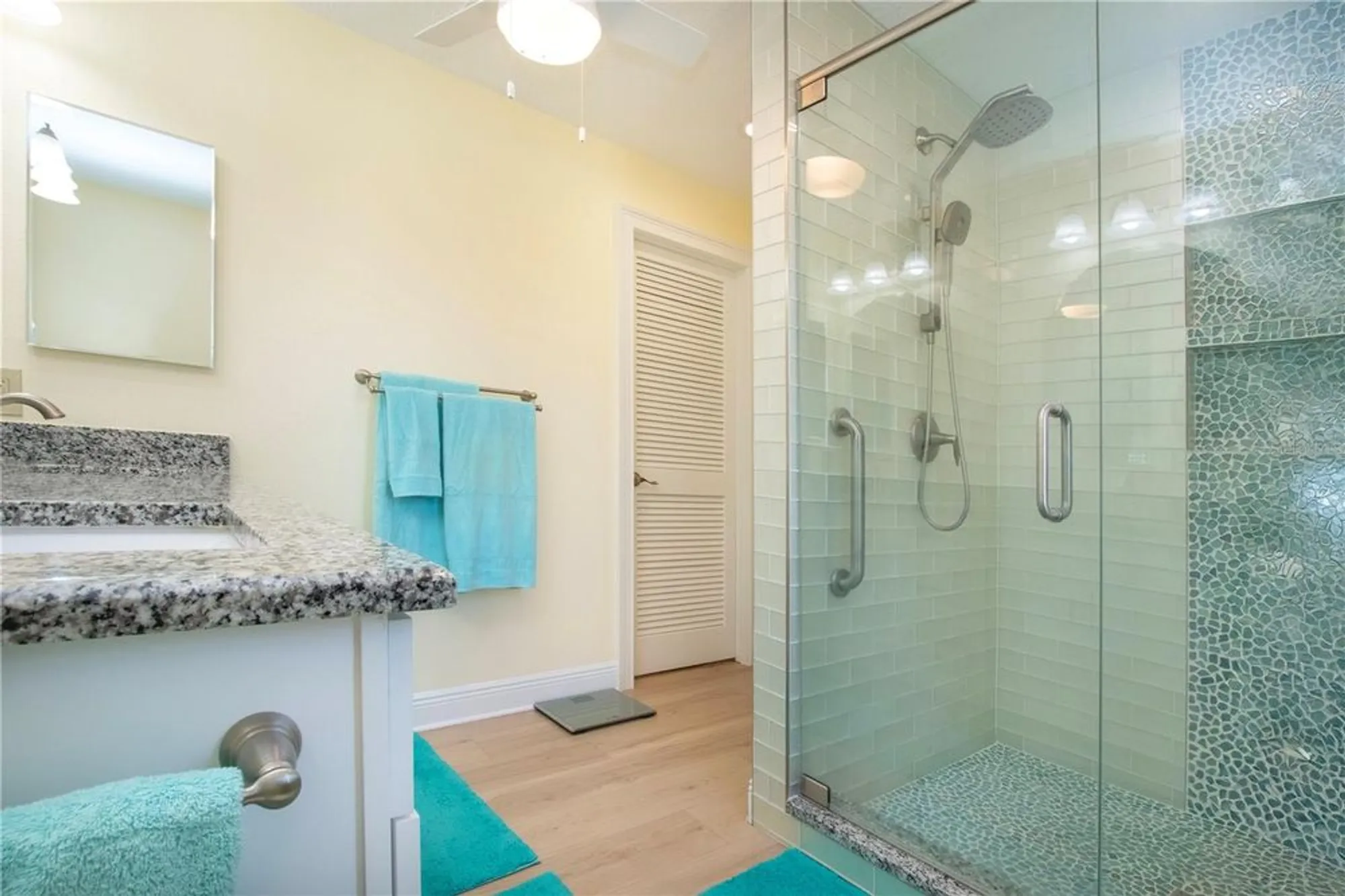 Property Slideshow image 49 of 69 | 2016 east view dr, Sun City Center, FL, 33573