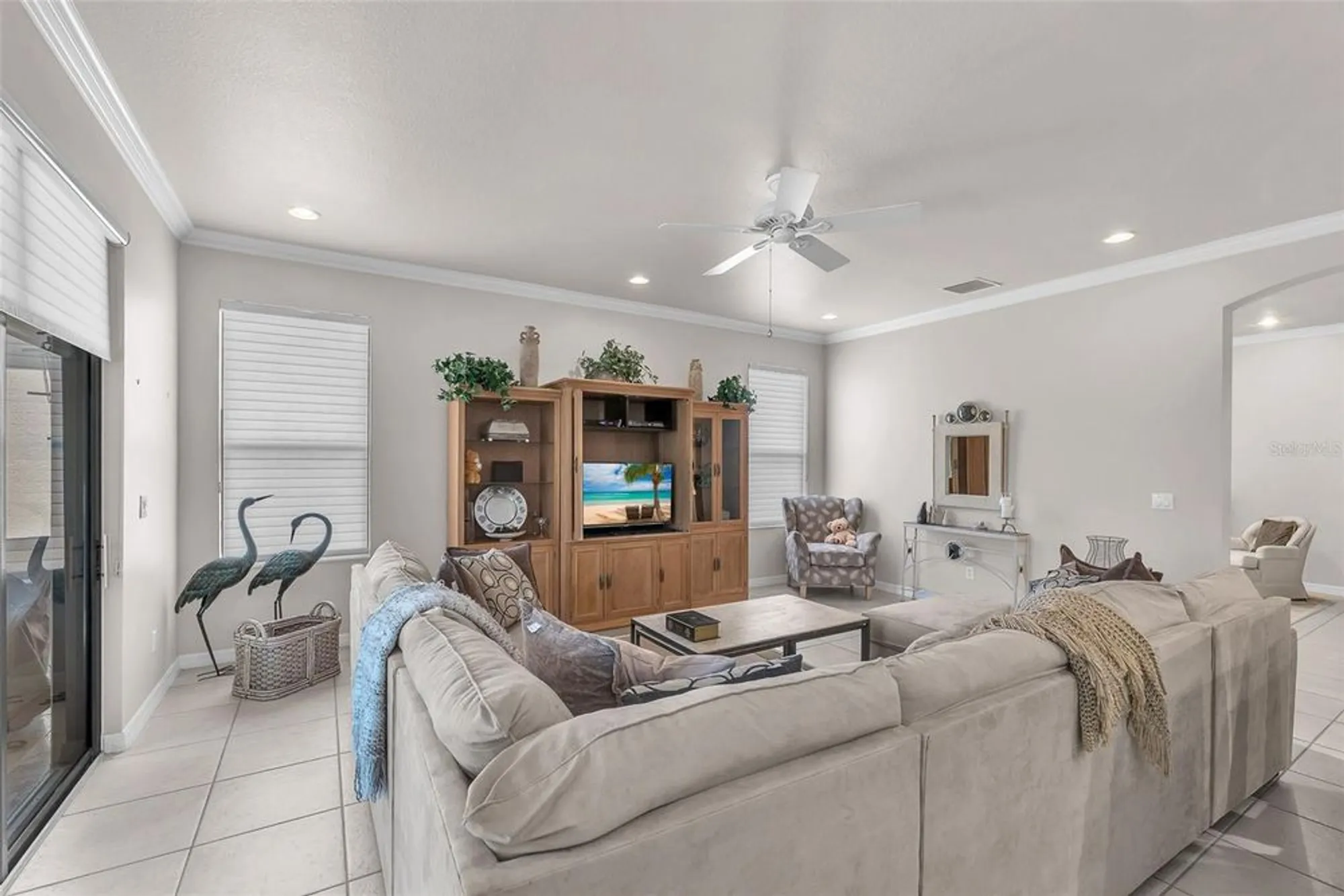 Property Slideshow image 10 of 51 | 321 silver falls dr, Apollo Beach, FL, 33572