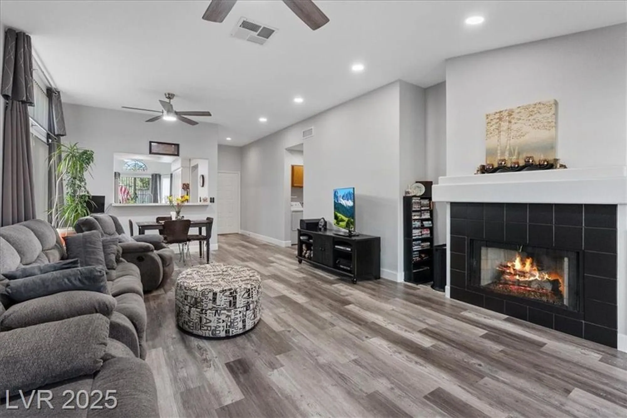 Property Slideshow image 6 of 22 | 7962 kinsella way, Las Vegas, NV, 89147