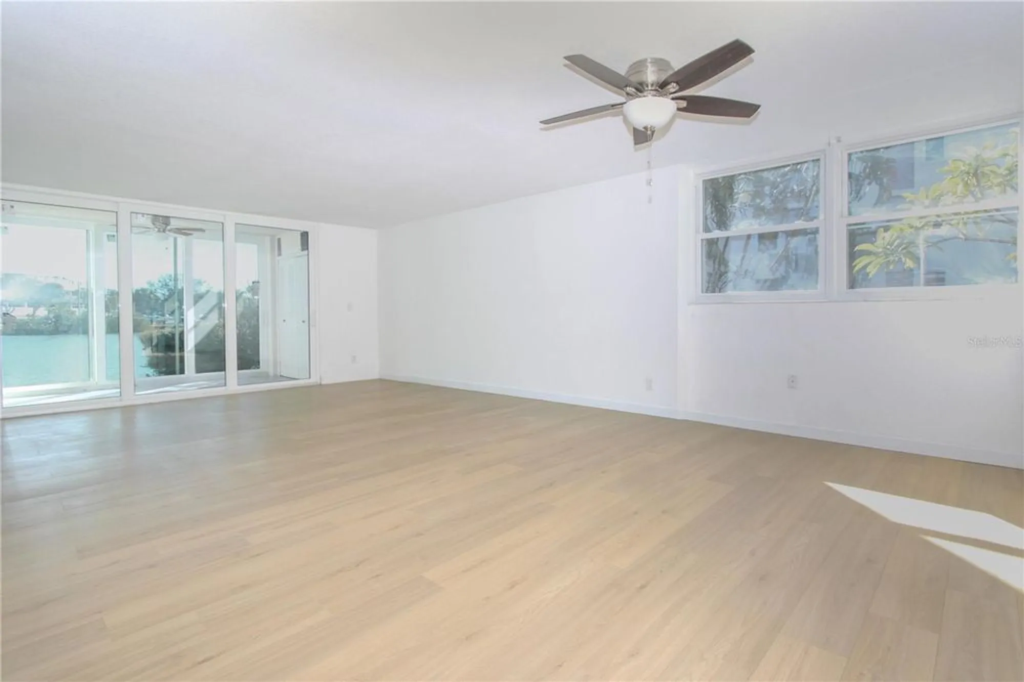 Property Slideshow image 7 of 45 | 7425 bay island dr 108, South Pasadena, FL, 33707