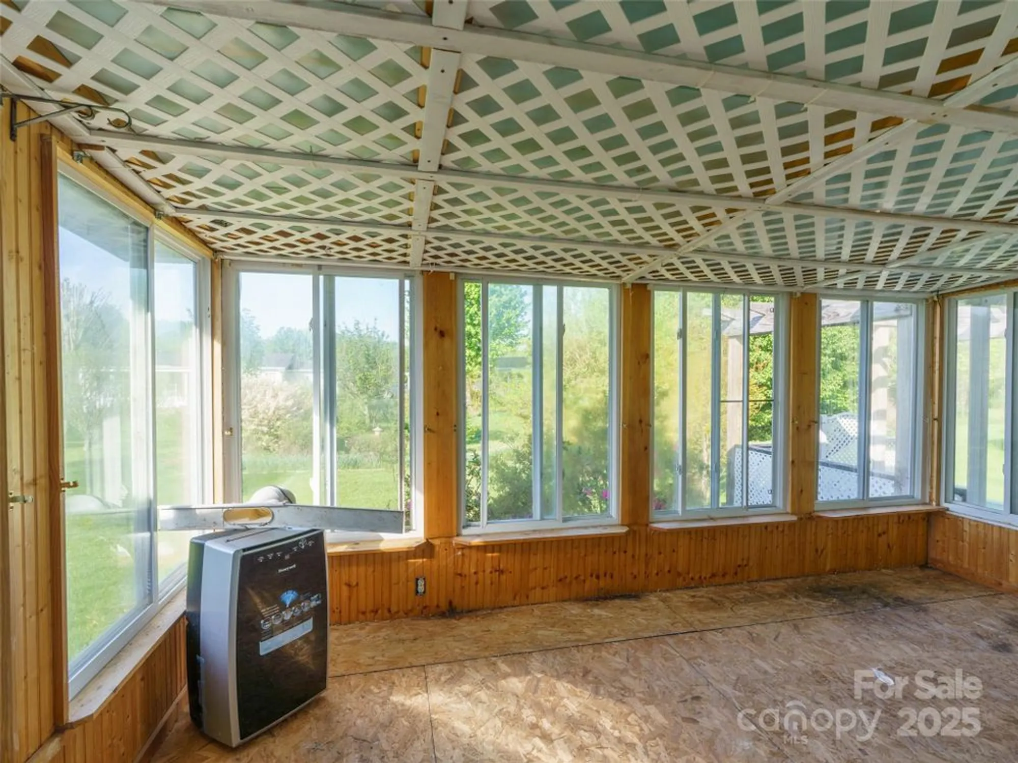 Property Slideshow image 23 of 42 | 236 white ash cir, Hendersonville, NC, 28739