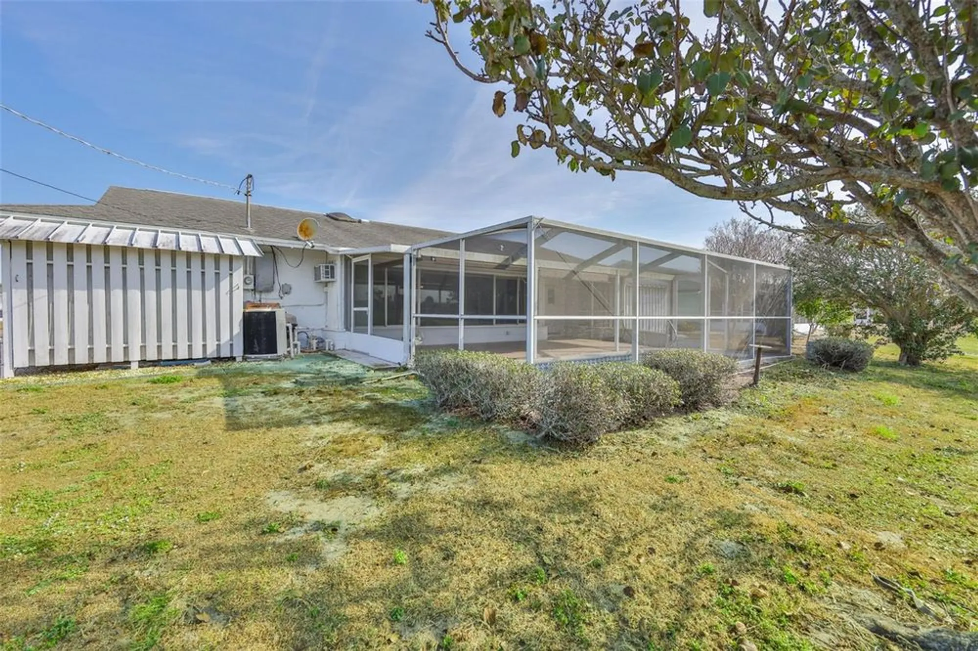 Property Slideshow image 37 of 63 | 1502 desert hills dr, Sun City Center, FL, 33573