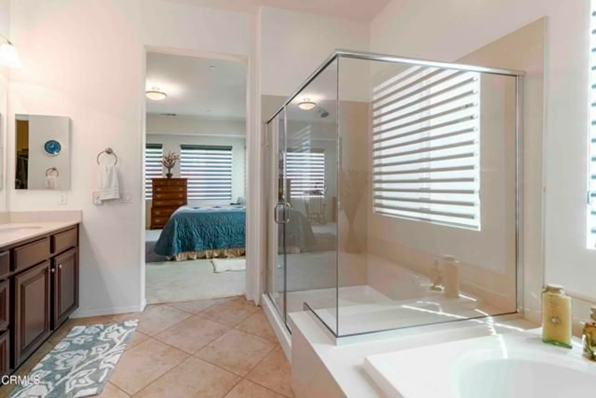 Property Slideshow image 23 of 43 | 10022 besancon way, Bakersfield, CA, 93306