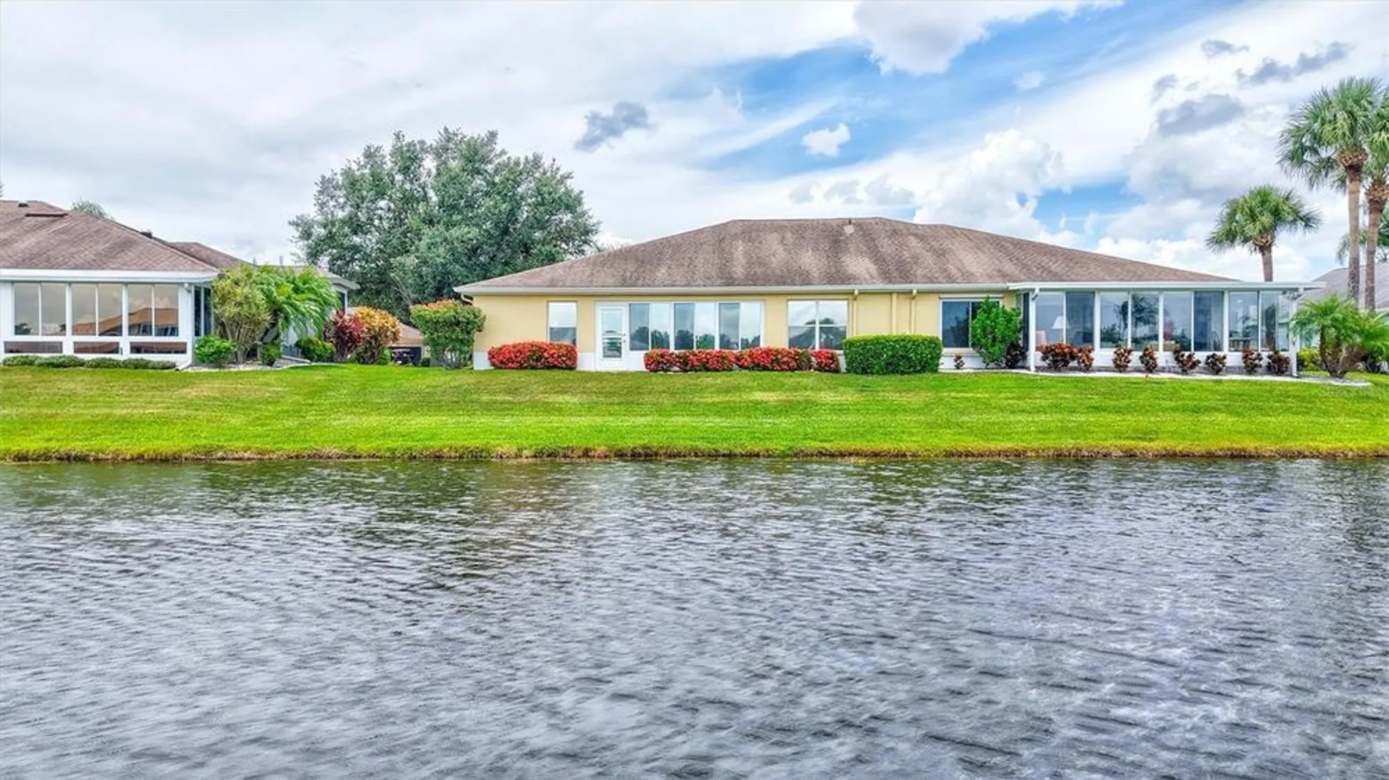 Property Slideshow image 39 of 48 | 811 staffordshire ln 32, Sun City Center, FL, 33573