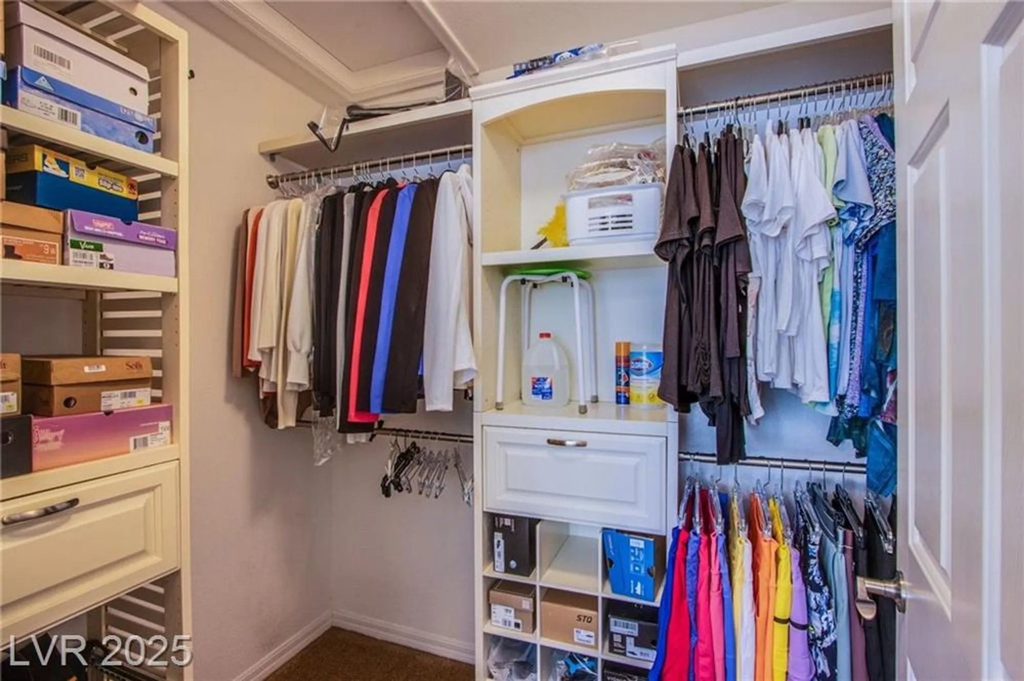 Property Slideshow image 14 of 56 | 9909 woodhouse dr, Las Vegas, NV, 89134