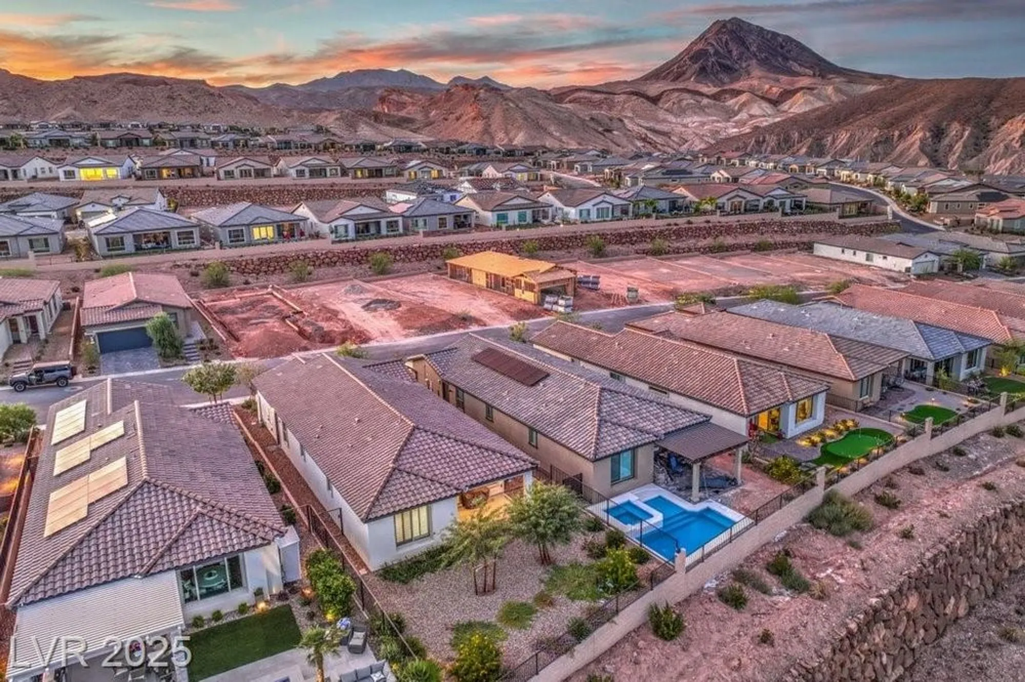 Property Slideshow image 40 of 48 | 70 lake bluff ct, Henderson, NV, 89011