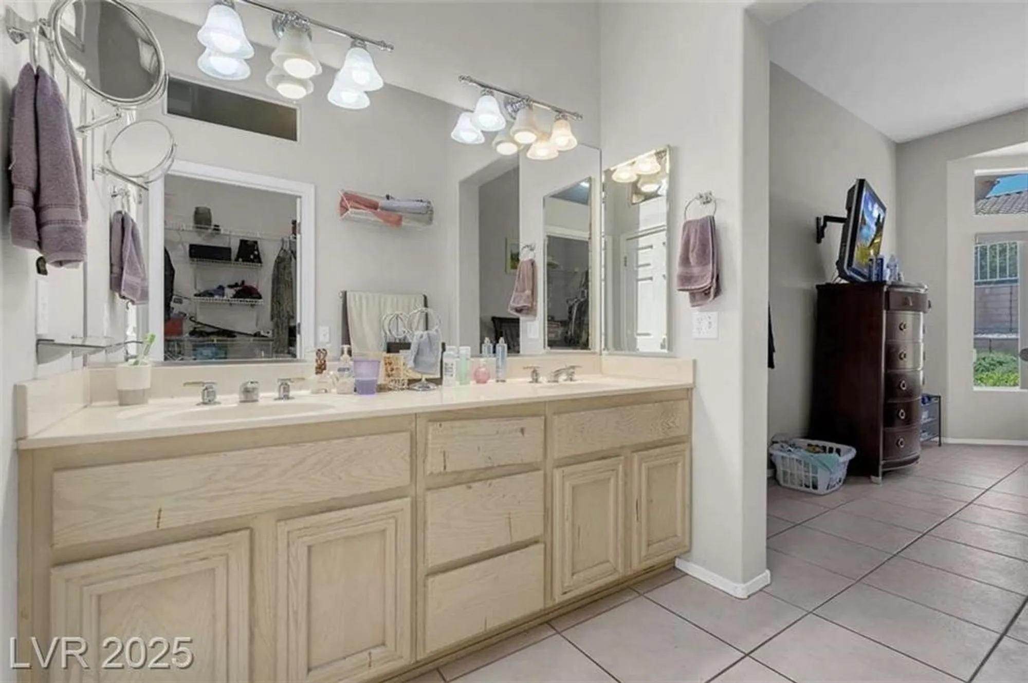 Property Slideshow image 32 of 44 | 10017 bundella dr, Las Vegas, NV, 89134