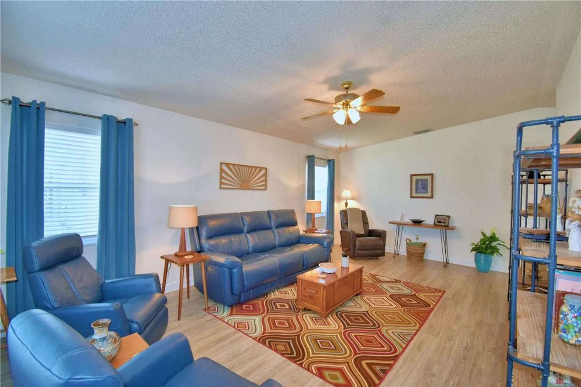 Property Slideshow image 11 of 60 | 4823 colonnades cir, Lakeland, FL, 33811