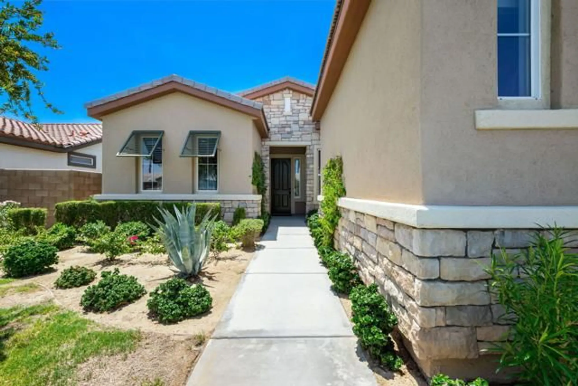 Property Slideshow image 2 of 74 | 81463 joshua tree ct, La Quinta, CA, 92253