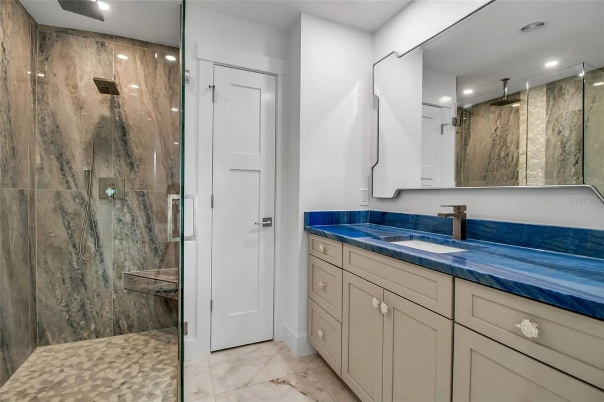 Property Slideshow image 18 of 39 | 602 fair winds dr # 602, Nokomis, FL, 34275