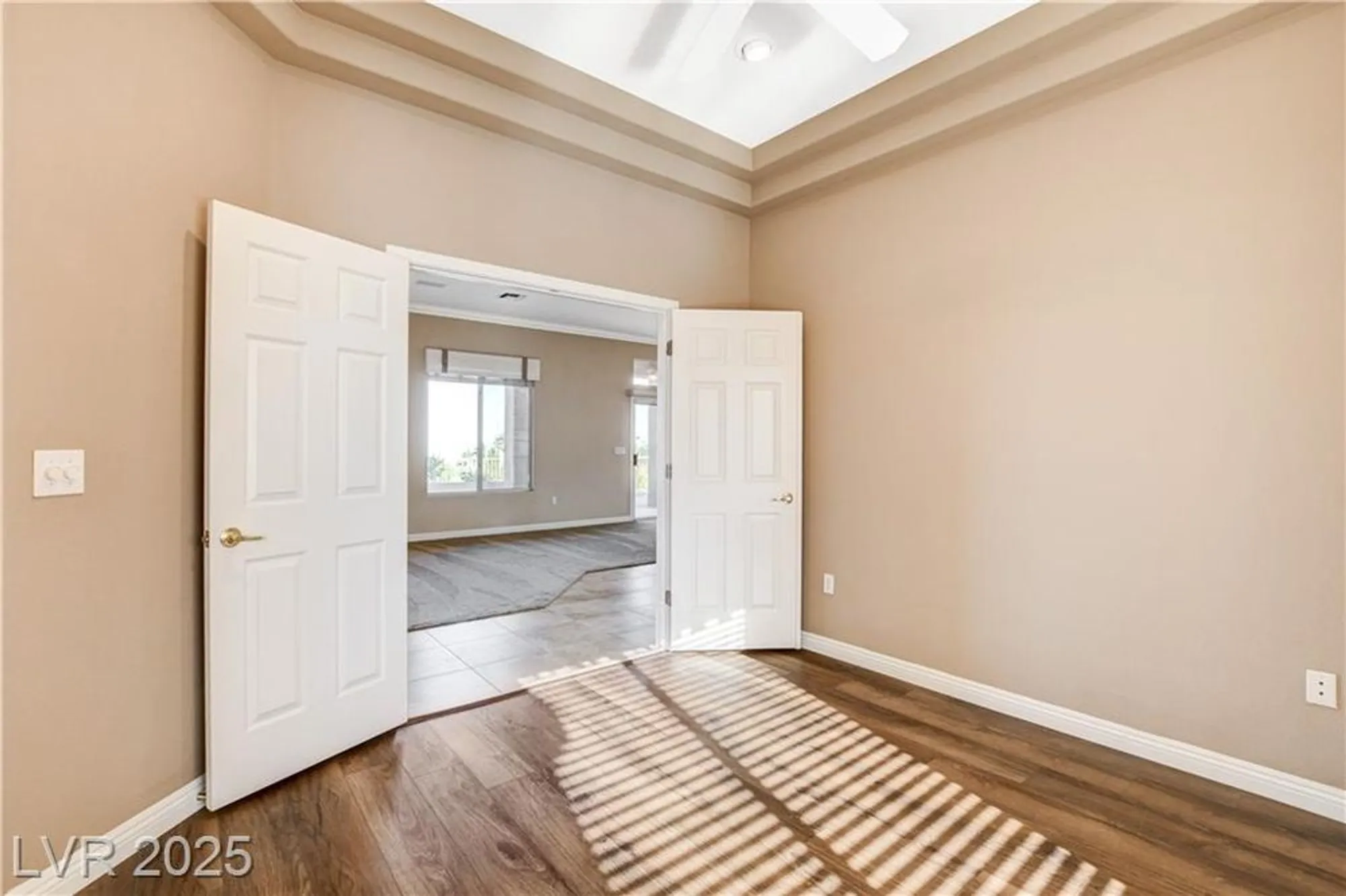 Property Slideshow image 16 of 74 | 1904 hot oak ridge st, Las Vegas, NV, 89134